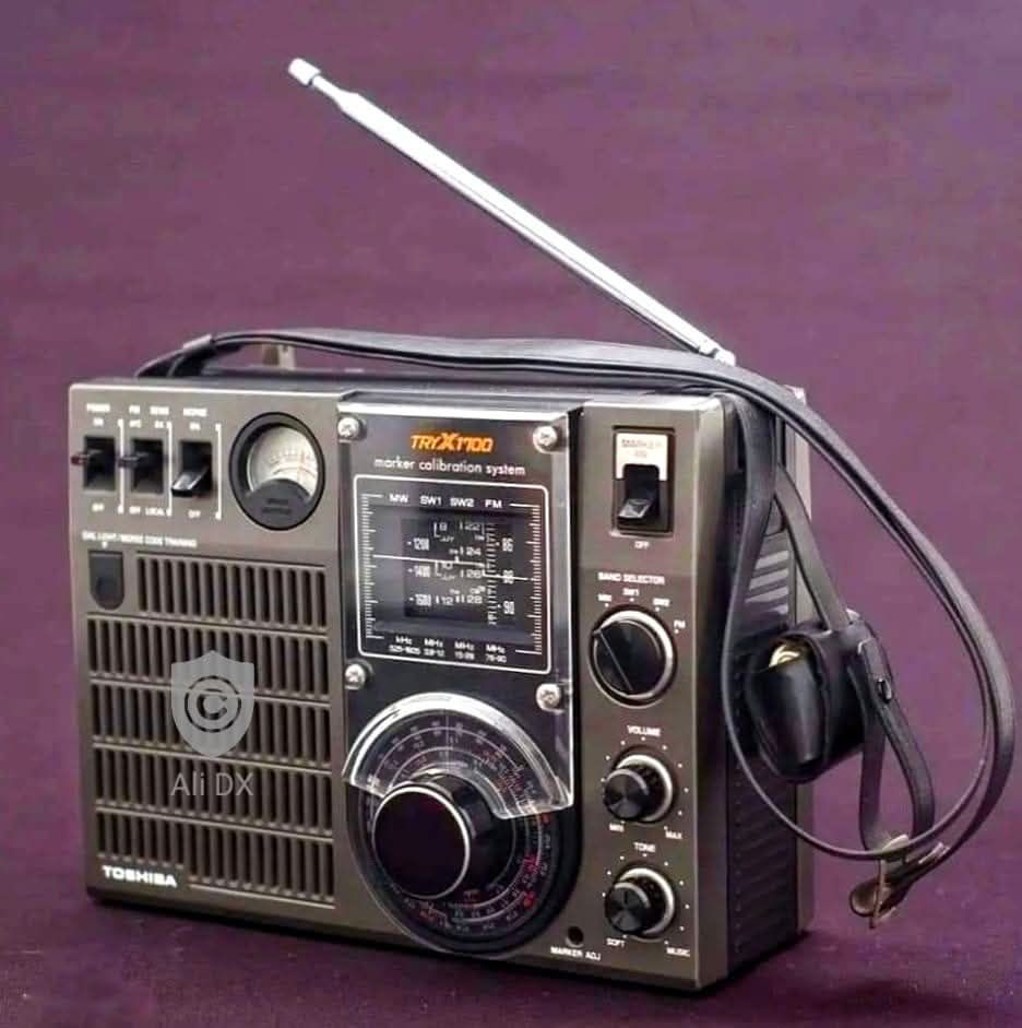 Toshiba Tryx1700 shortwave radio