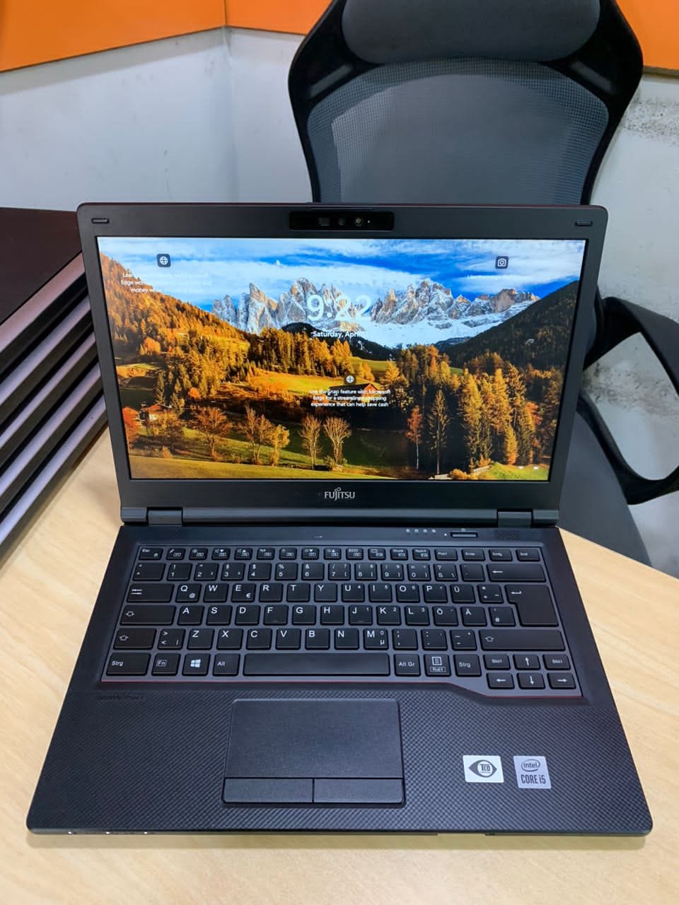 The Fujitsu FUTRO U9311M is an ultra-slim, lightweight 13.3-inch