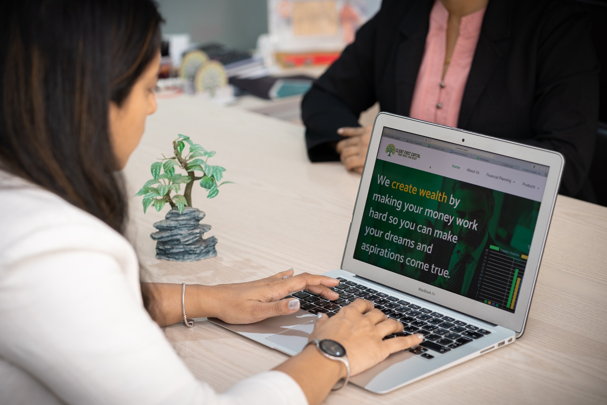 Client First Capital | Ebène