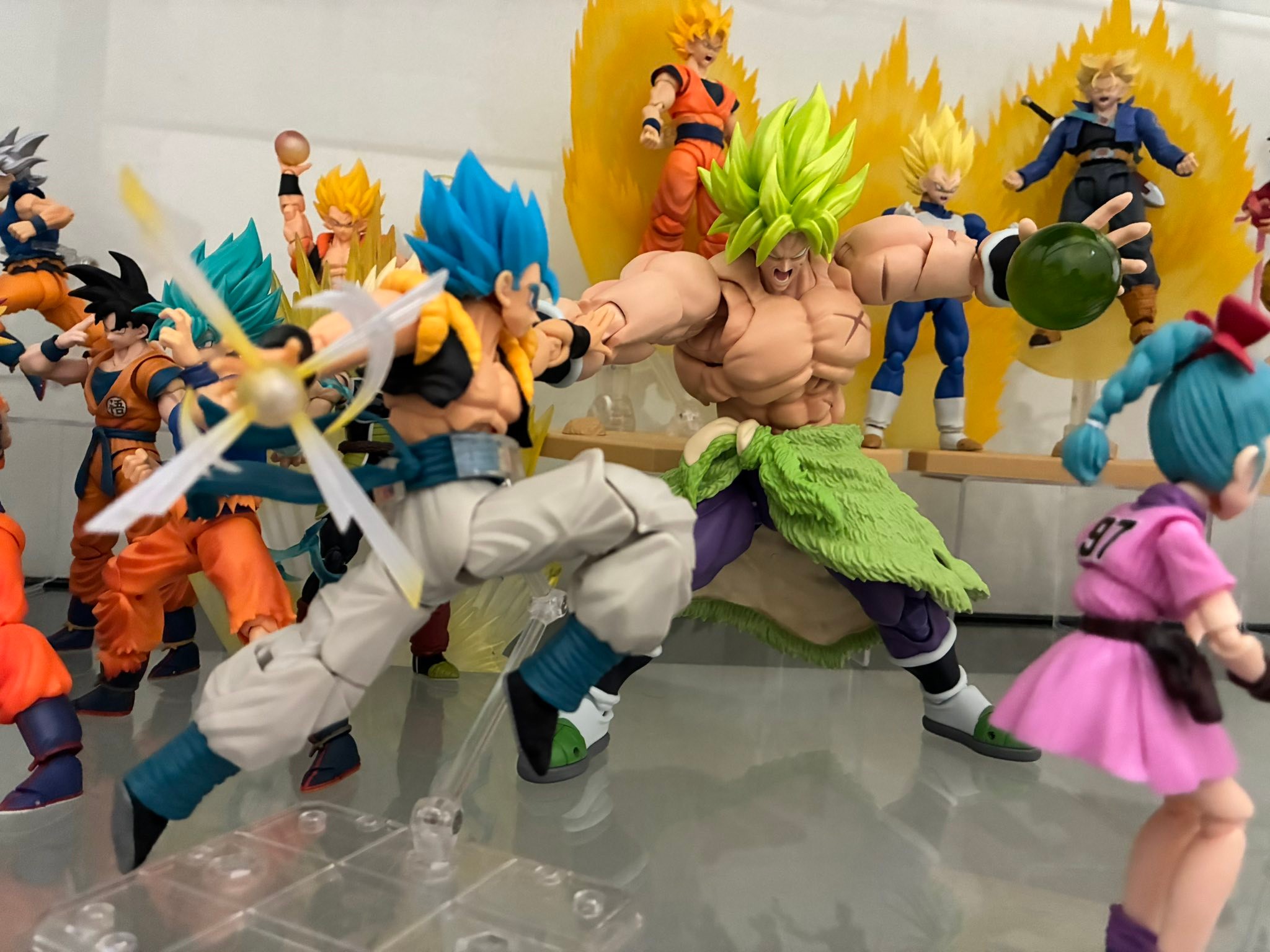 Dragon Ball Z Broly action figures with extra effect parts