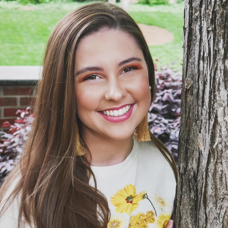 Shelby Rice • Beauty... - Shelby Rice • Beauty Influencer