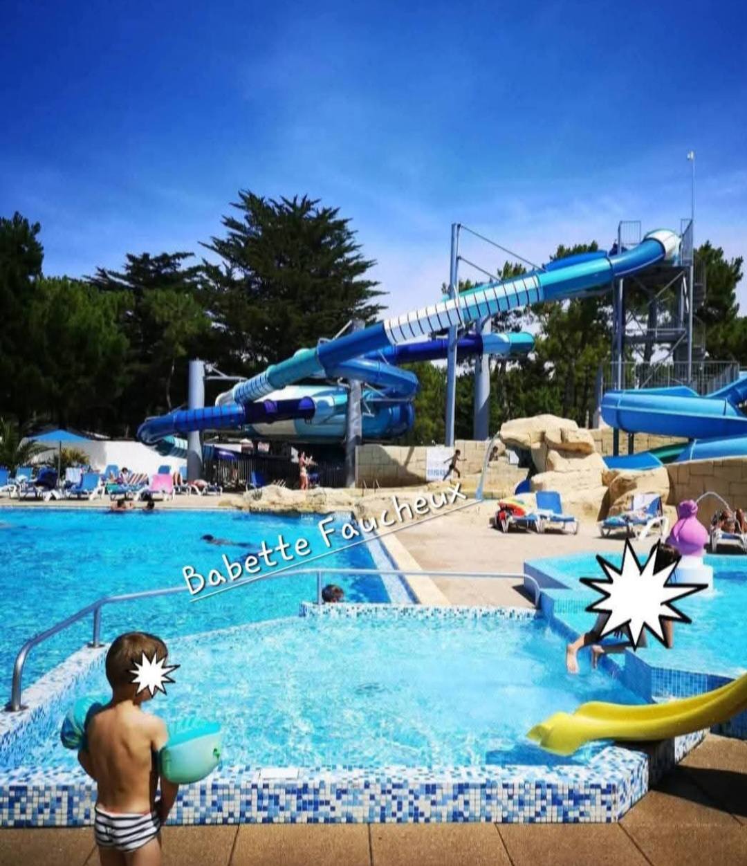 Piscine De Plage Pliable Pour Bébé – Bassin Rond 1,4 M Avec Sac, Piquets Et Seau