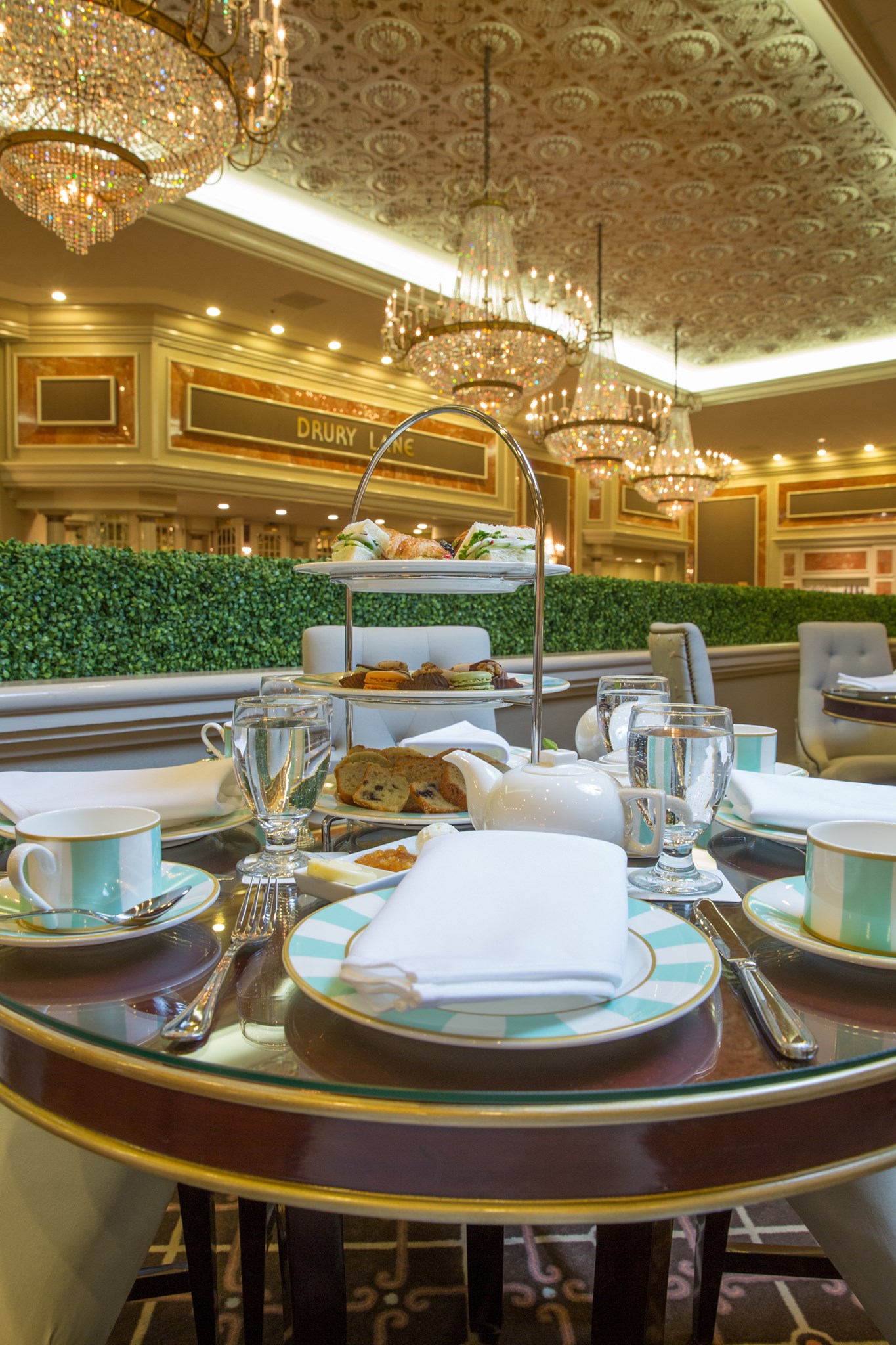 Plan your special moments at Drury Lane throughout 2026! Plant new memories with specially crafted afternoon teas and brunches. Visit lucillerestaurant.com/season-events-2026/ to discover all of the 2026 Lucille Special Dining Events 🌿🫖