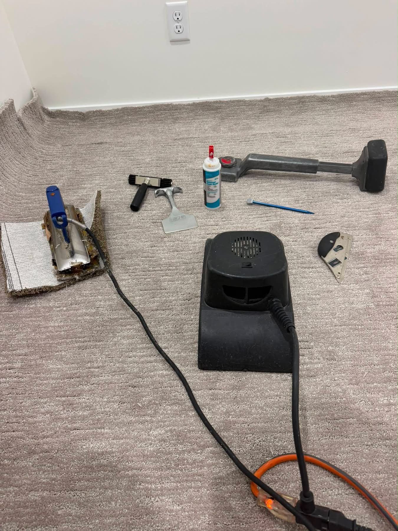 diy vuse alto charger We ordered in a specialty pure white carpet for a customer—custom, not stock. Unrolled it fresh from the factory… and found a stain dead center of the roll 😬 This is why Color-Variation:midnight-dark 15000 Puffs smok power lock nord