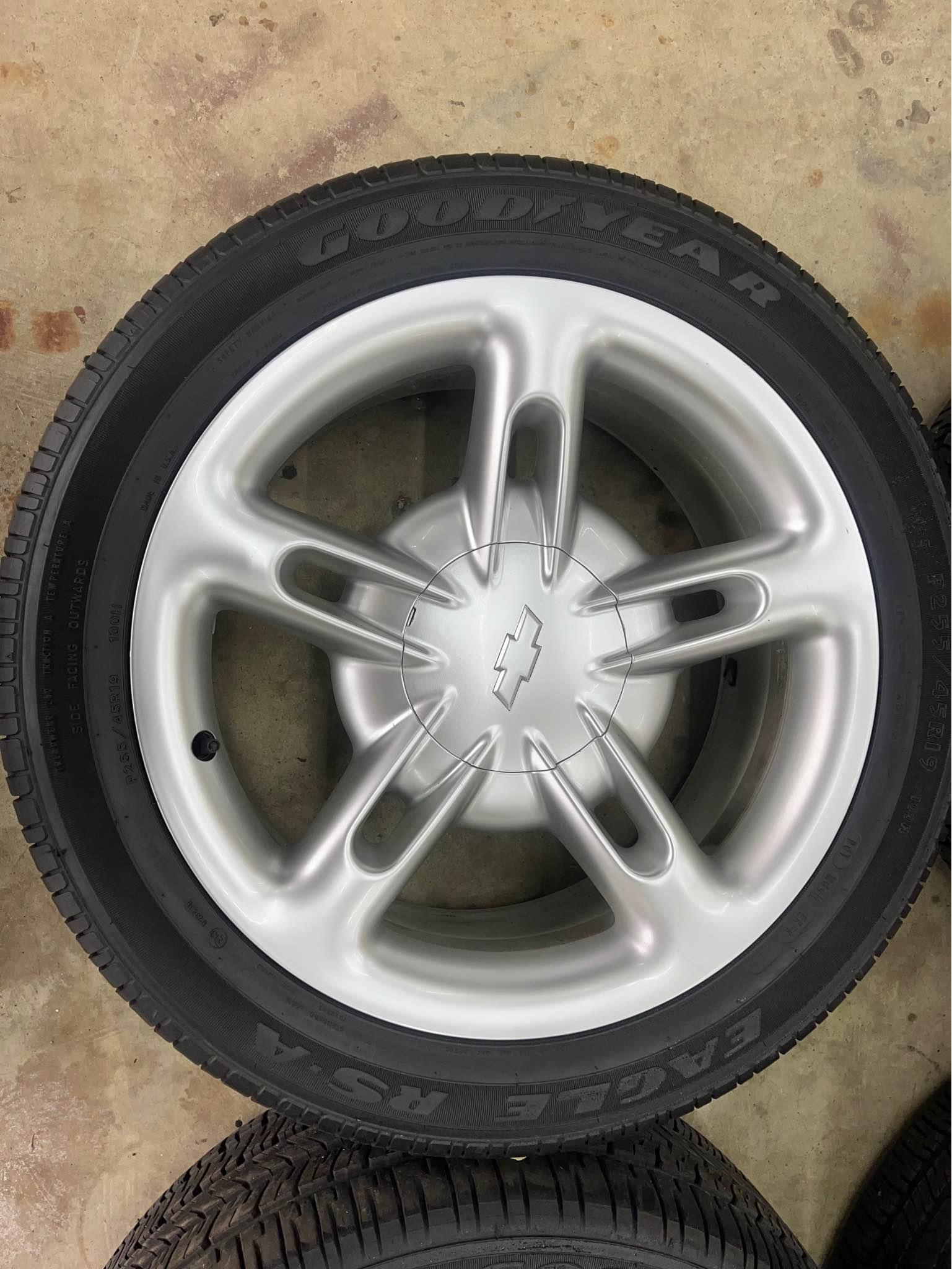 Chevy SSR Rims And Tires 6 lug - Car Wheels, Tires & Parts - Michigan ...