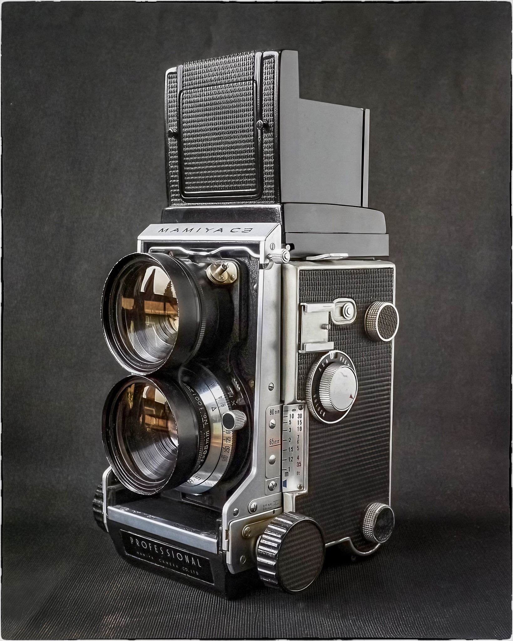 I have this Mamiya 35 S (I think). Though it's got a Mamiya-Sekor