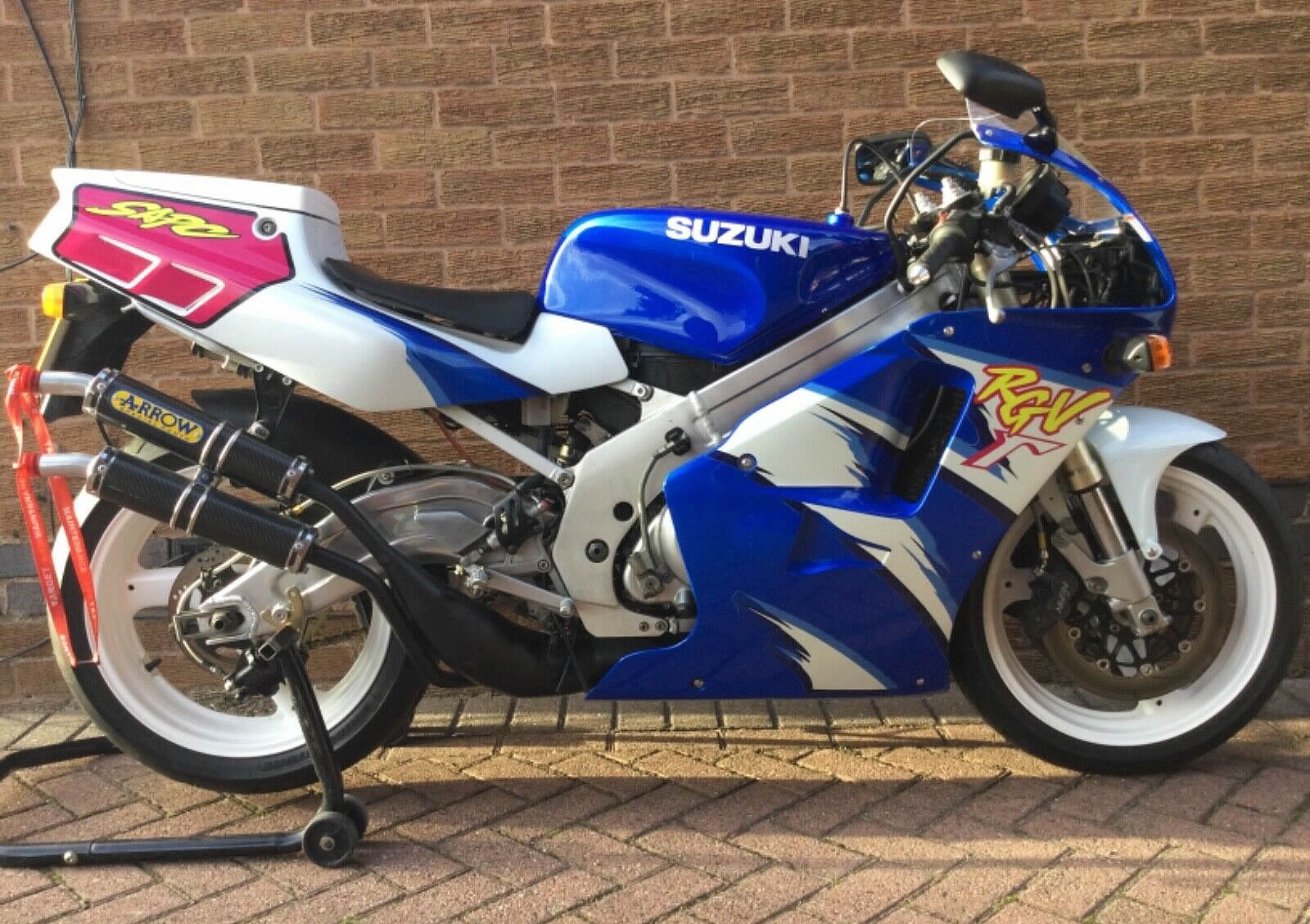 1994 Suzuki RGV250 VJ22A - Could only be from the 90's with those