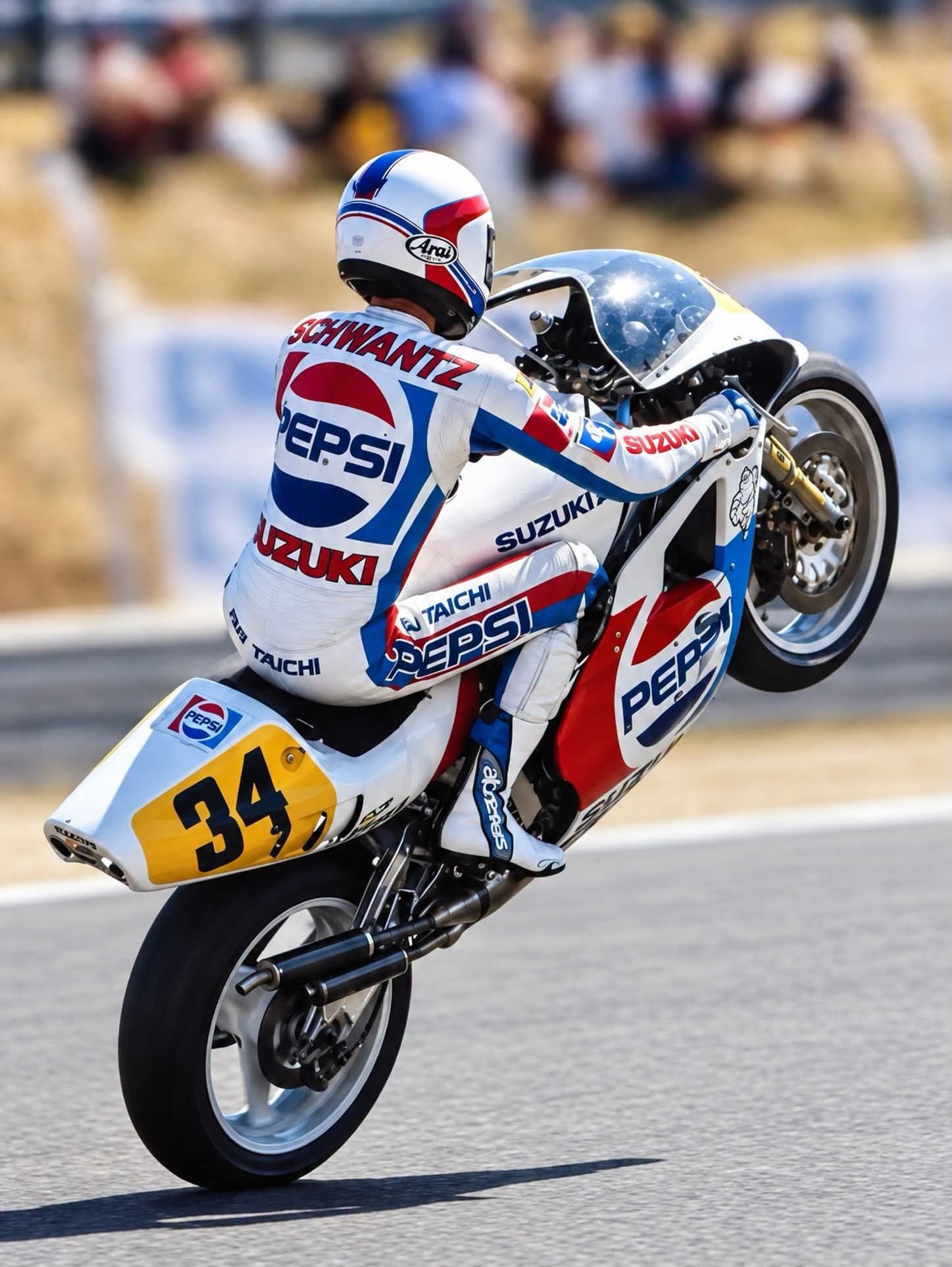Tadahiko Taira 平 忠彦 一ー Marboro boro Ma 28 N 0 YAMAHA brembo