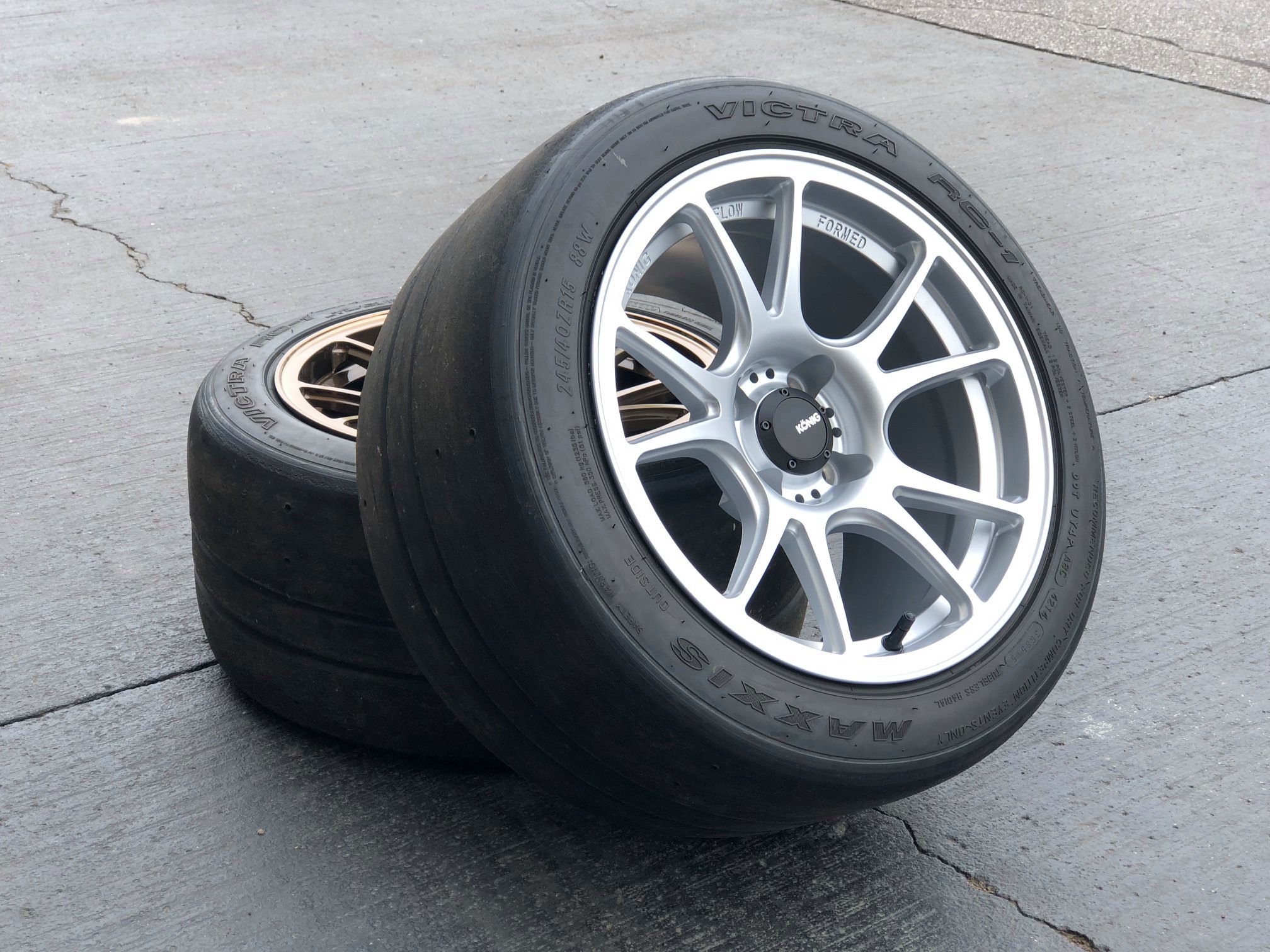 TFS401 15x7 4x100 +40. Available in Gunmetallic and Silver 
