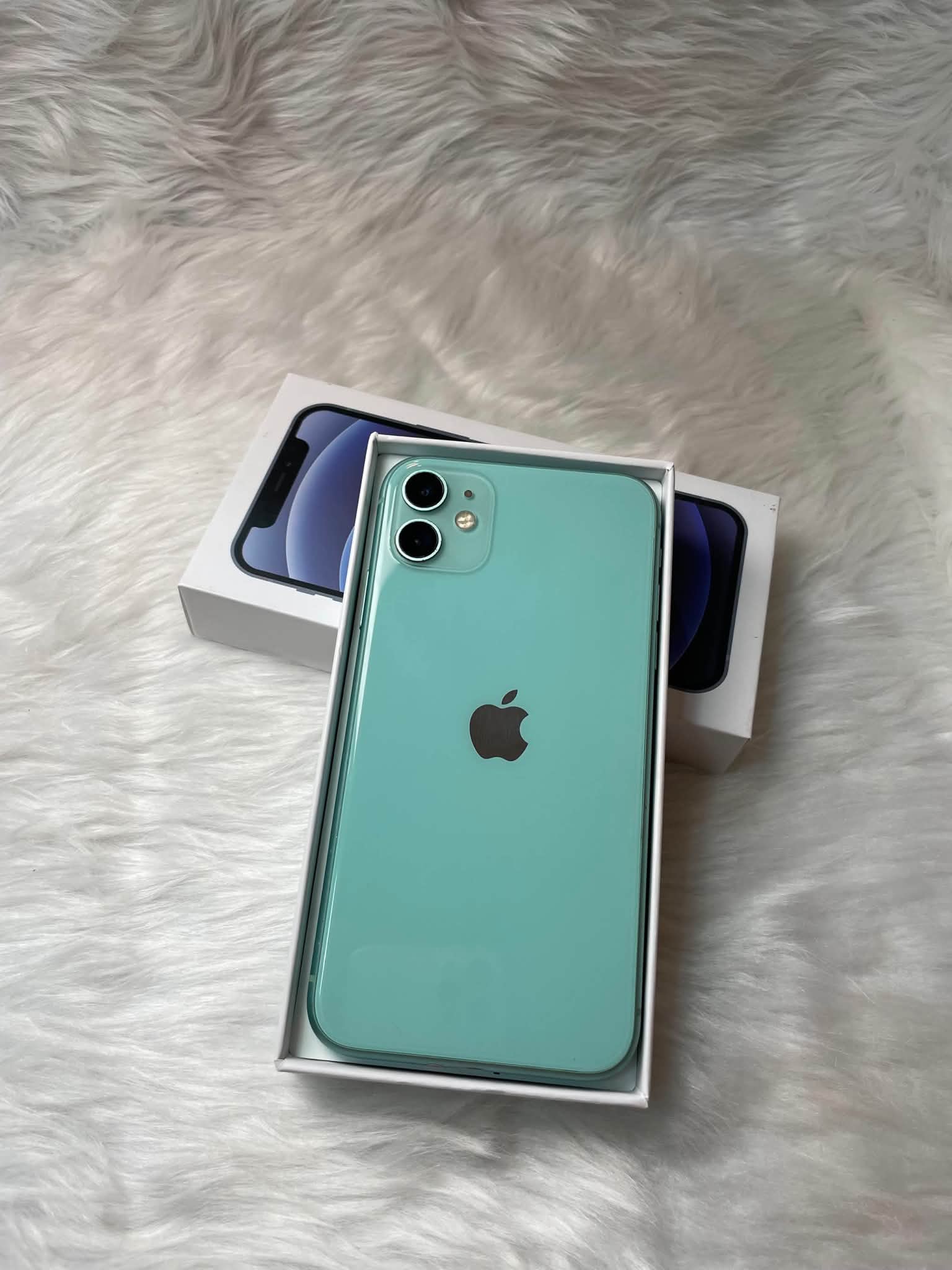 IPHONE 11 64GB📱😍😍 Color: Red, Purple, Black, Mint Green Super