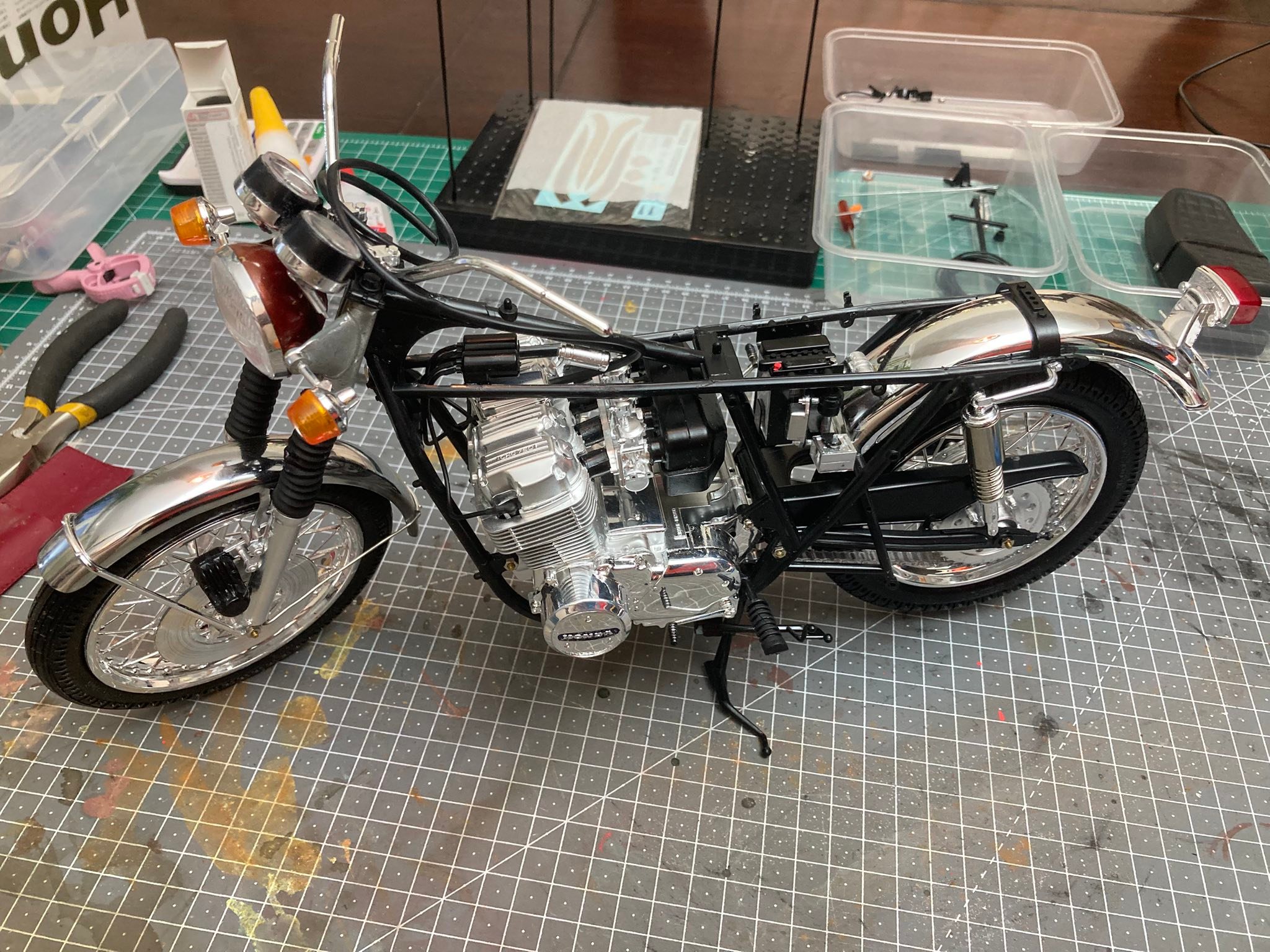 Tamiya 1/6 Honda CB750 Four build with custom parts