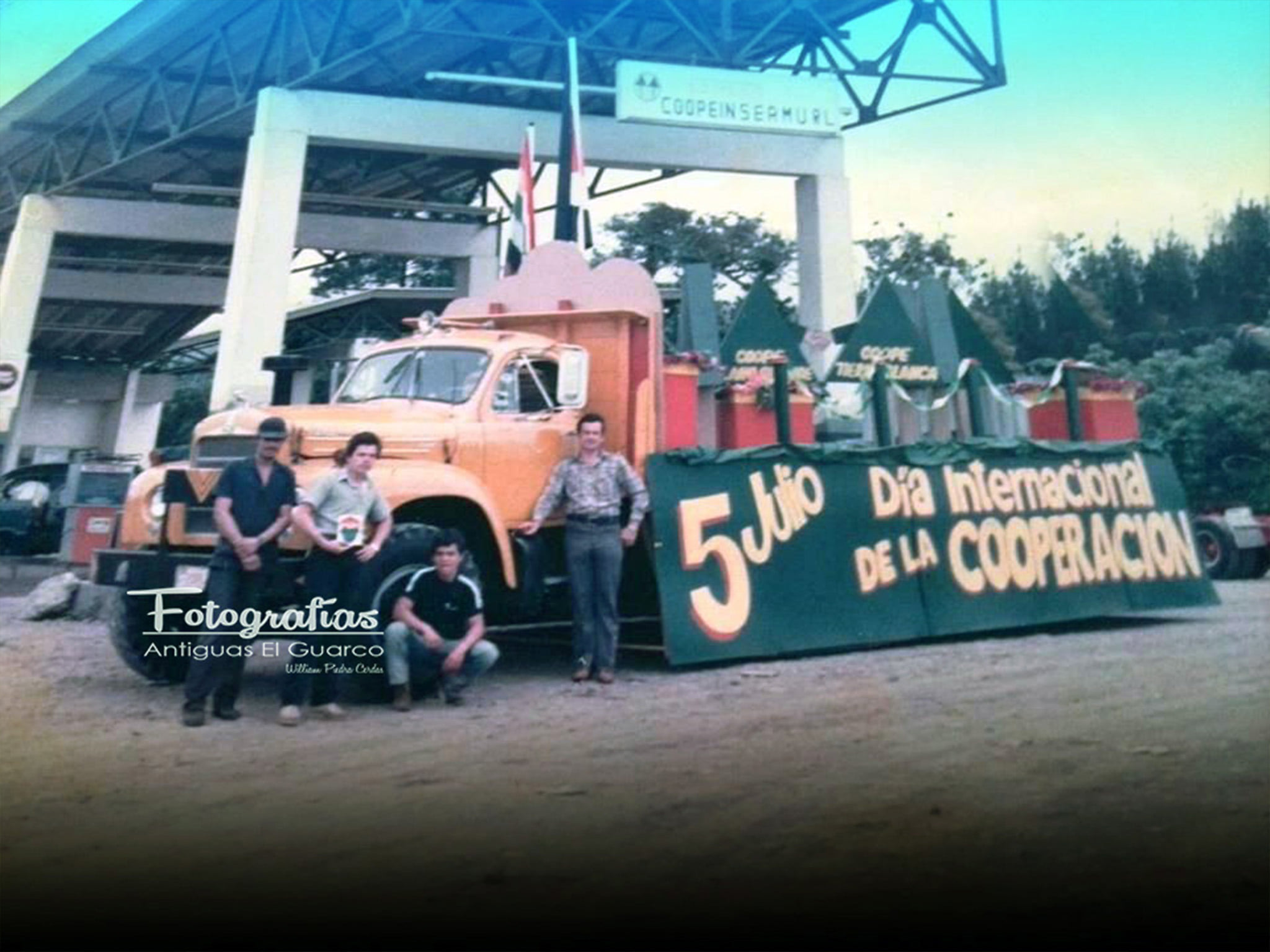Fotografías Antiguas El Guarco. - Con el Mack modelo de los años ...