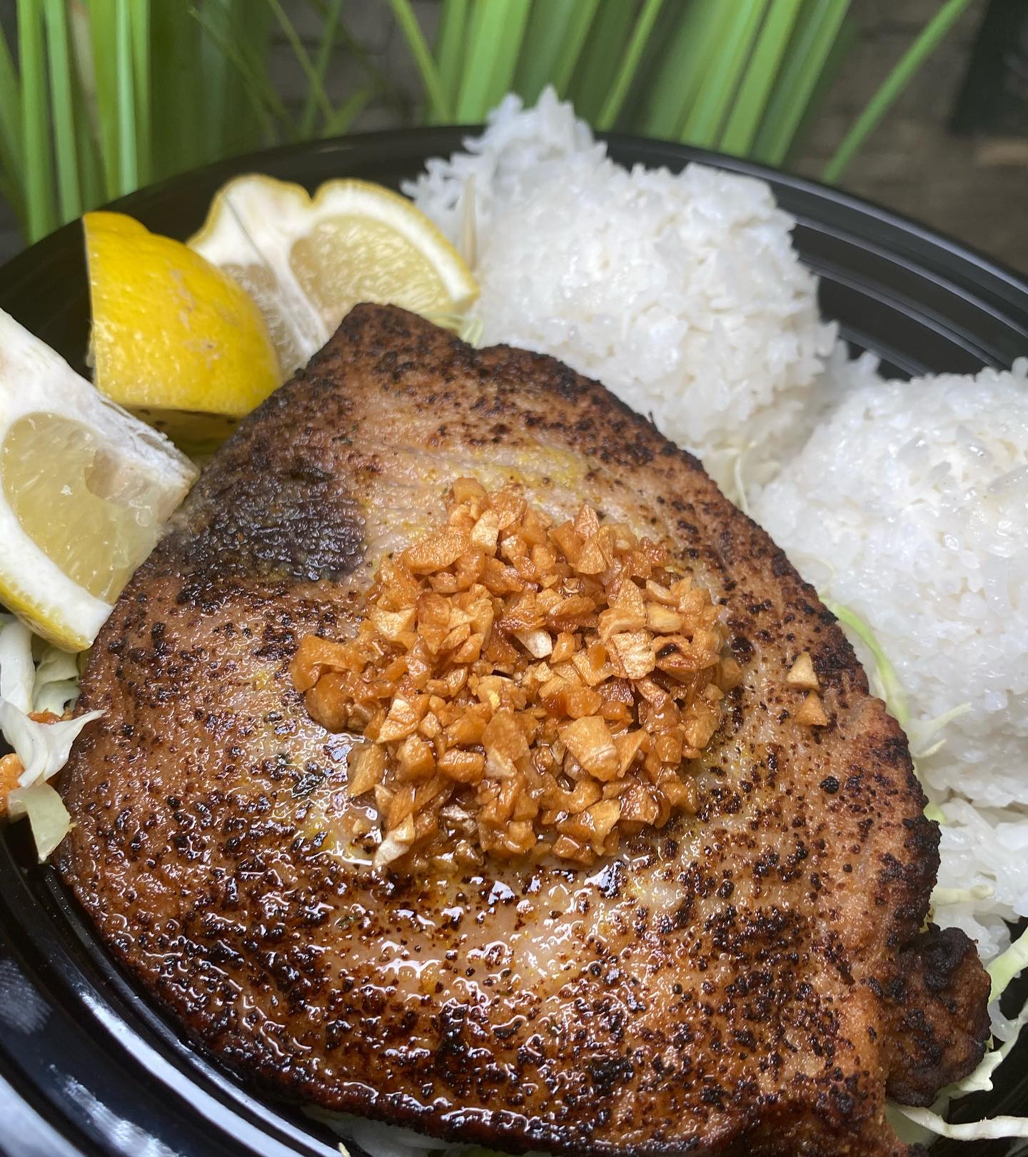 Bowlz LV - 🔥 GARLIC AHI! Perfectly fried ahi with fried... | Facebook