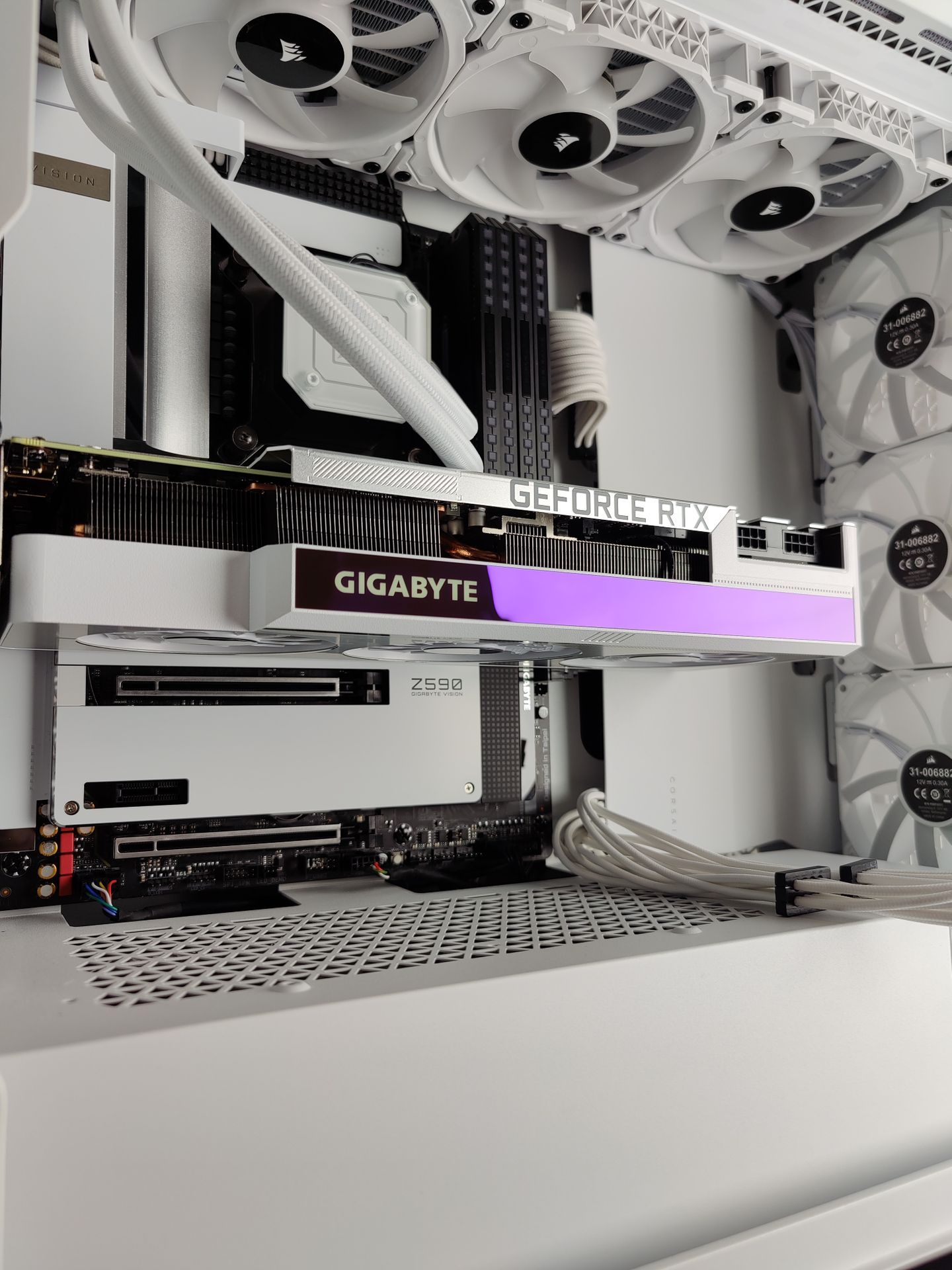 Hans - I am obsessed with all white builds at the moment! This