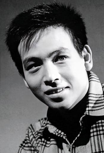 川津祐介さんは1935年5月12日生まれ。 東京出身の俳優です。慶應義塾