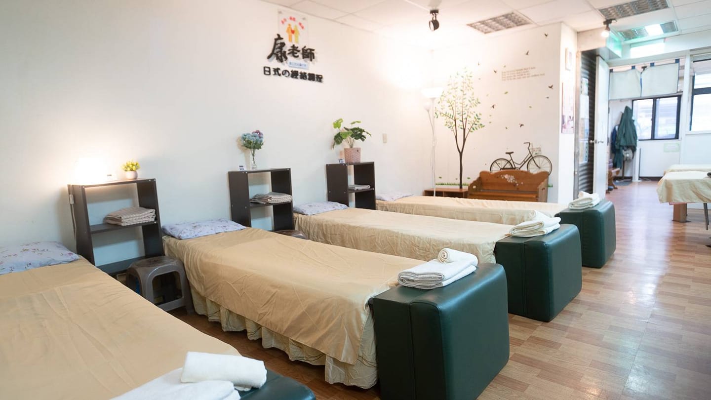 富禾康無油炸飯包 - #烤照燒雞腿 $𝟏𝟐𝟎 𝑹𝒐𝒂𝒔𝒕𝒆𝒅 𝑪𝒉𝒊𝒄𝒌𝒆𝒏 𝑫𝒓𝒖𝒎𝒔𝒕𝒊𝒄𝒌... | Facebook
