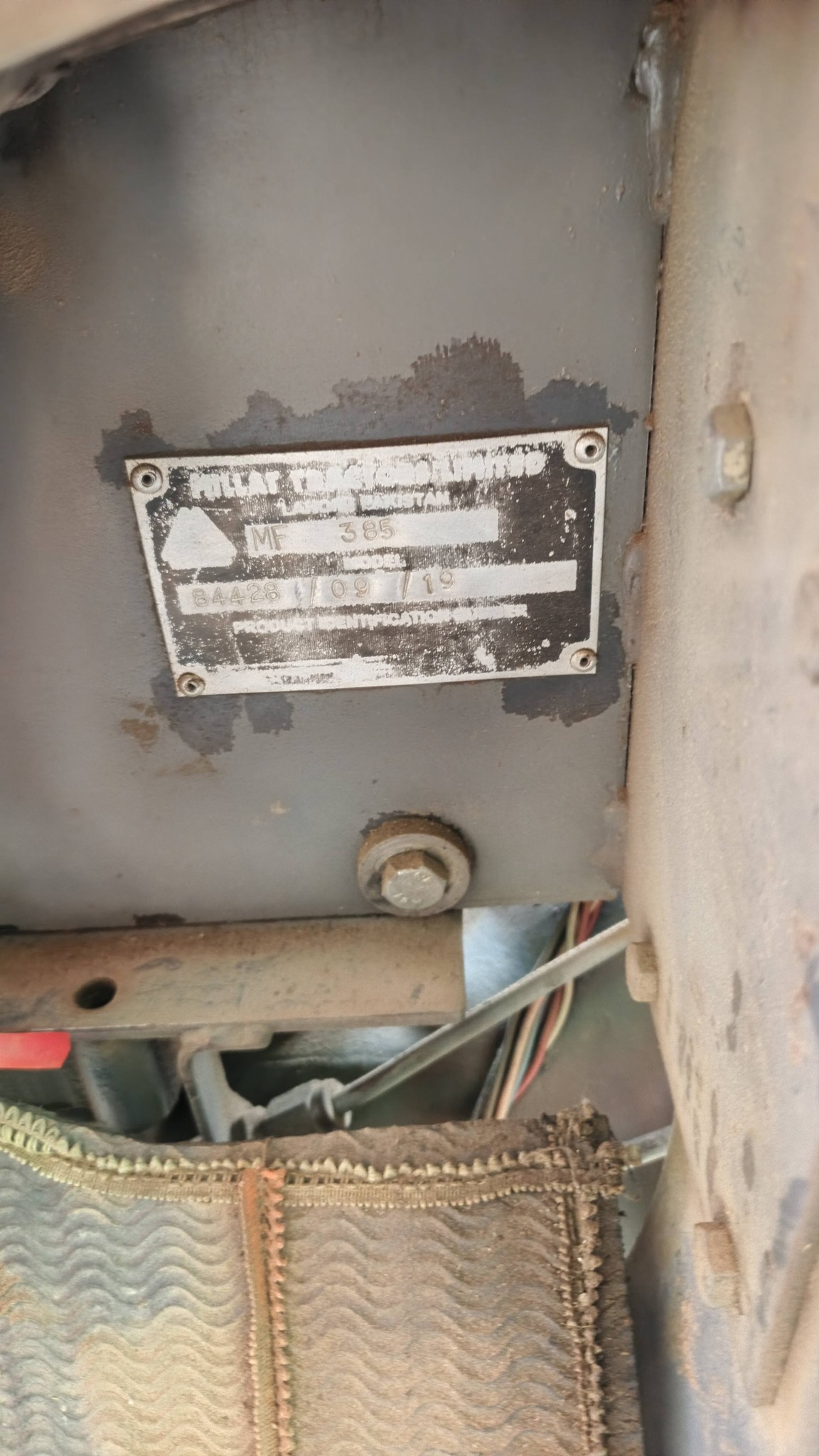 匿名 385 for sale model 2019 location pattoki 03004610517