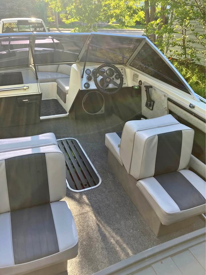 Rinker V-190 Deck Boat with trailer (needs nothing) - Boats - Bradley ...