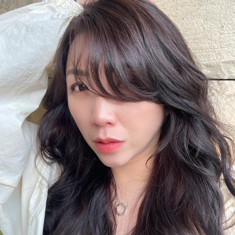 Sam / 髮型師的日常 - 整頭都是蓬鬆又隨性的卷髮☺️☺️☺️ hair by Sam 預約電話☎️03... | Facebook