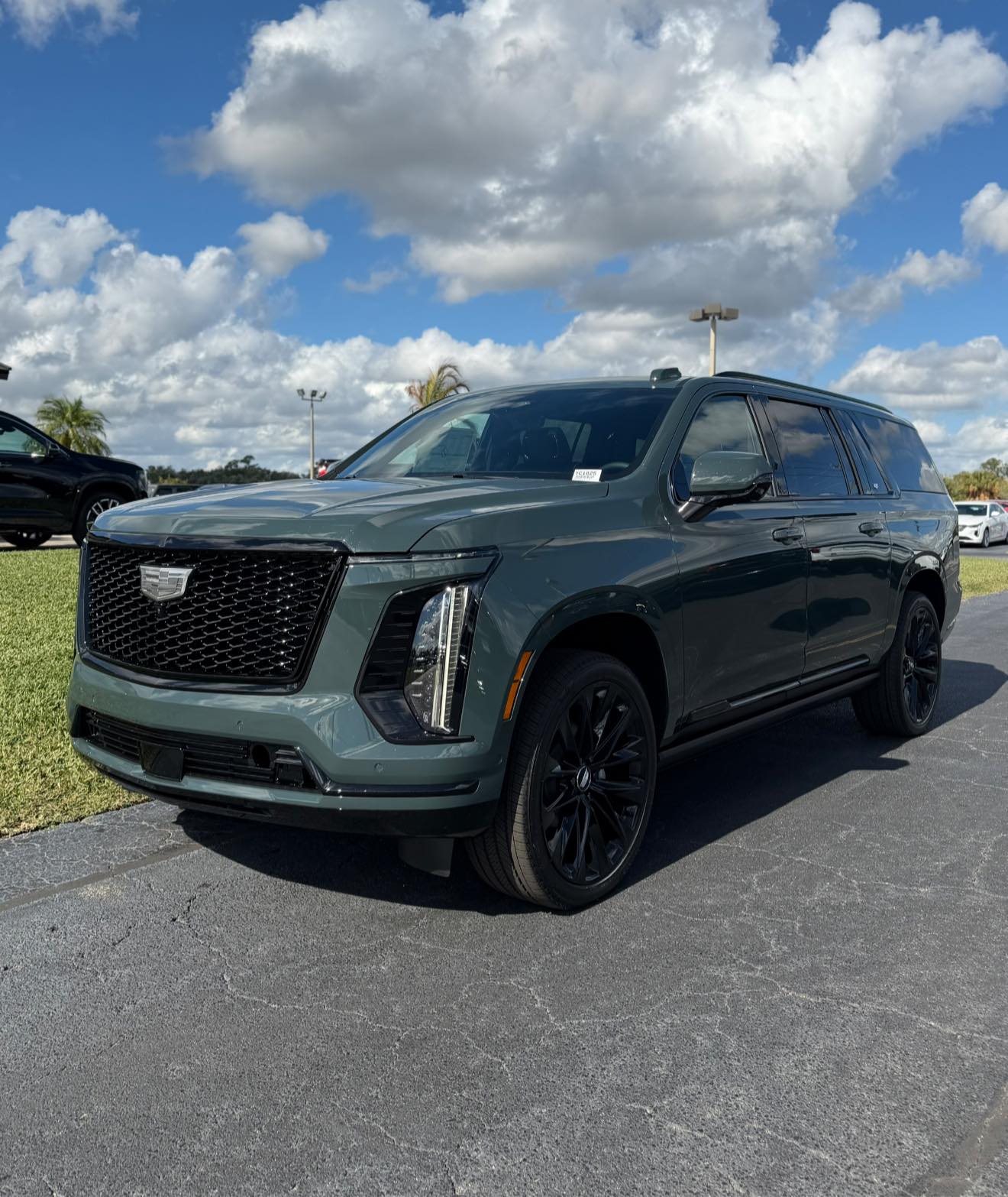 🔻Awessom cars🔥Cadillac escalade 🔻®️