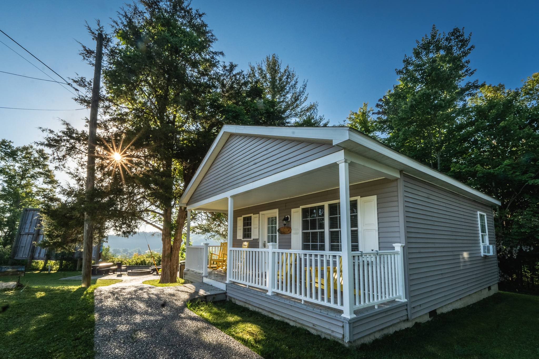 🌟 Getaway to The Yellow Cabin, your... - Divergent Estates | Facebook