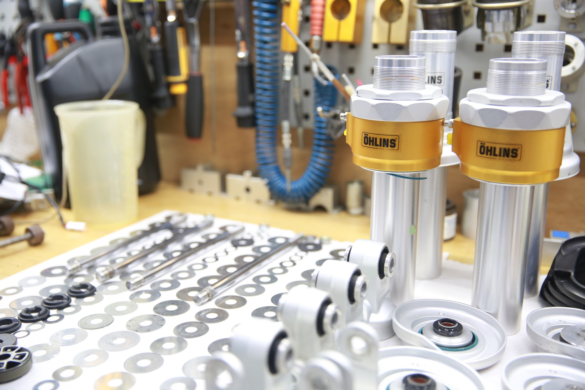 [有獎徵答]... - Ohlins service center taiwan Öhlins維修工廠