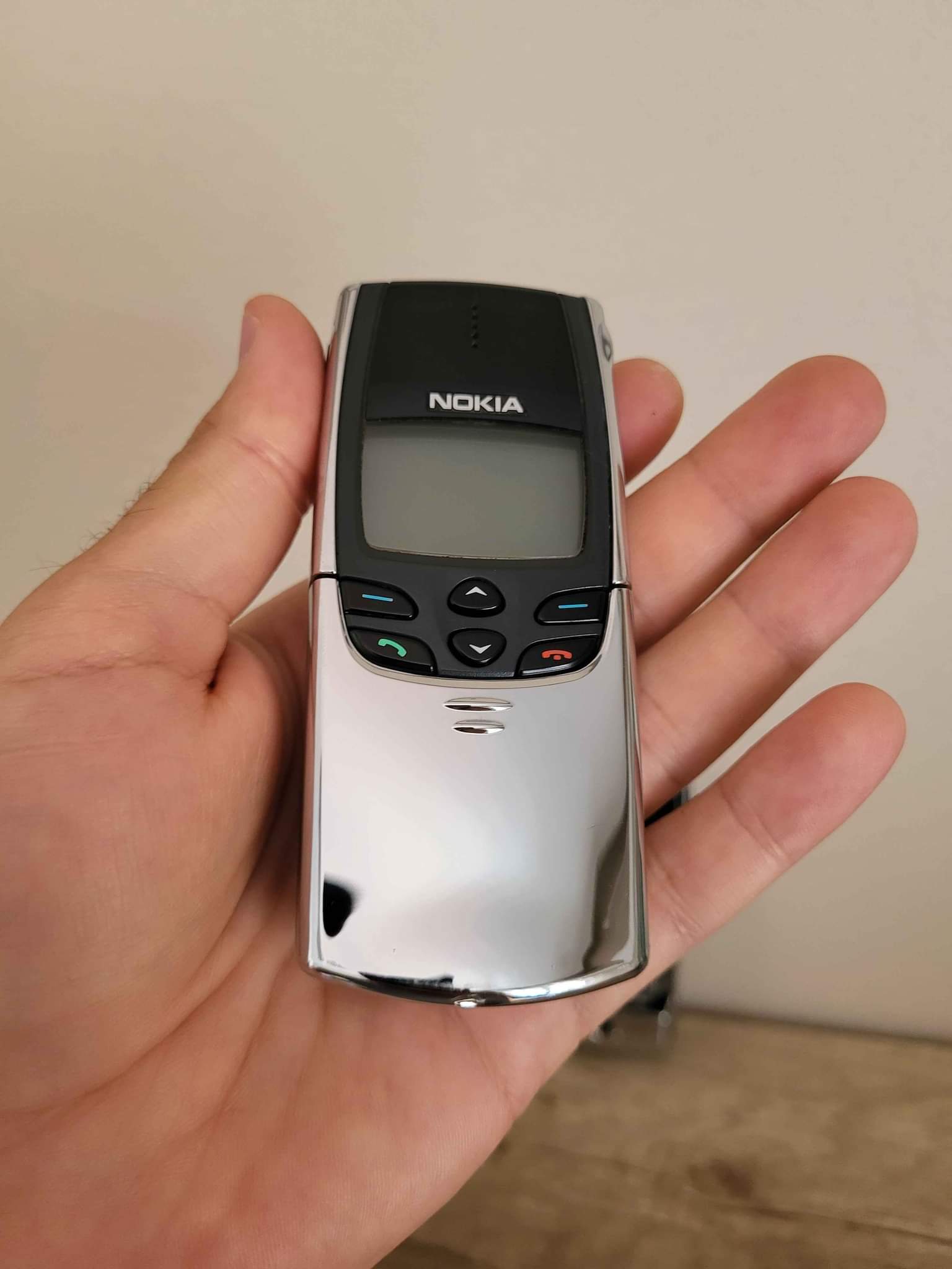 Nokia 8810
