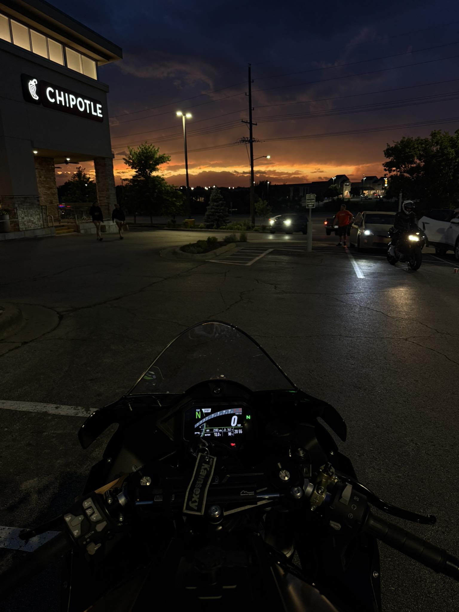 Pictures of lowered Kawasaki Ninja ZX-10R for shorter riders