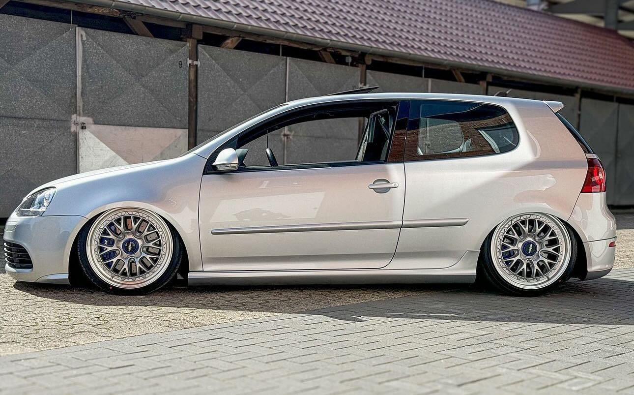 Deep - Nice Mk5 r32 🤩 Owner: @kevin_r32_ #bagged #mk5 #golf #r32 # ...