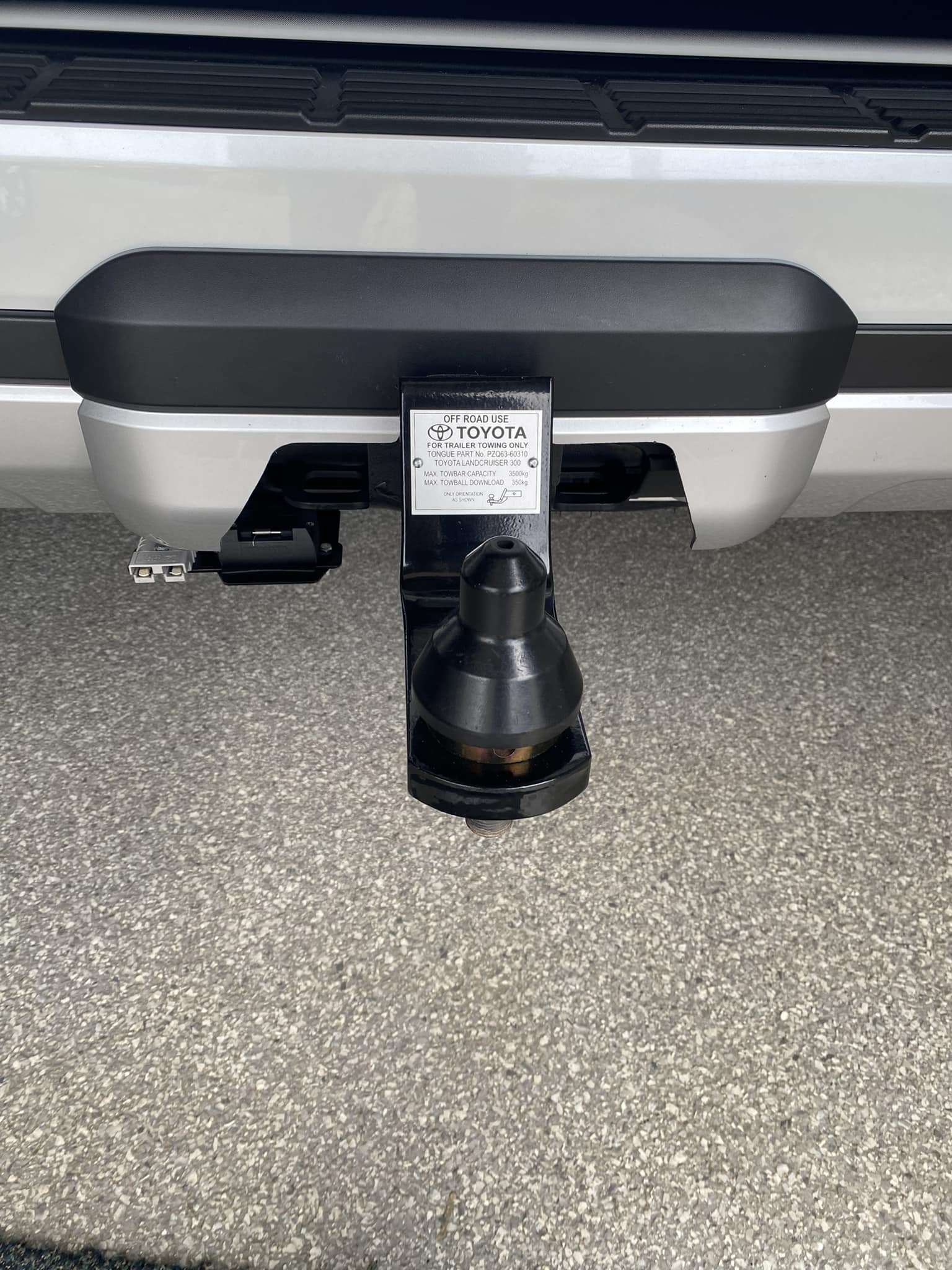 300 Series Tow Bar Cover Cut-Out