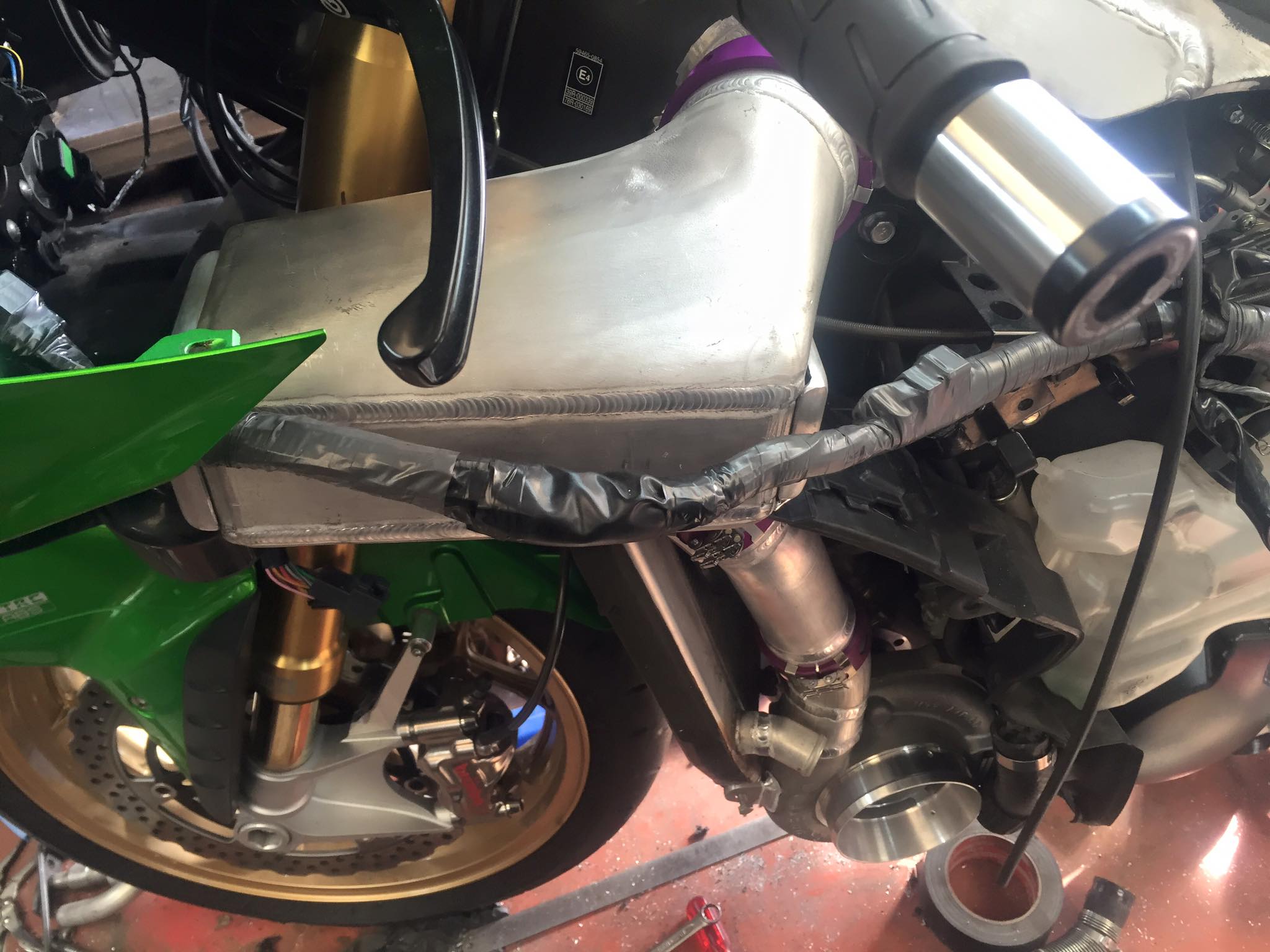 Paul's ZX14r / ZZR1400 chargecooled turbo set up.