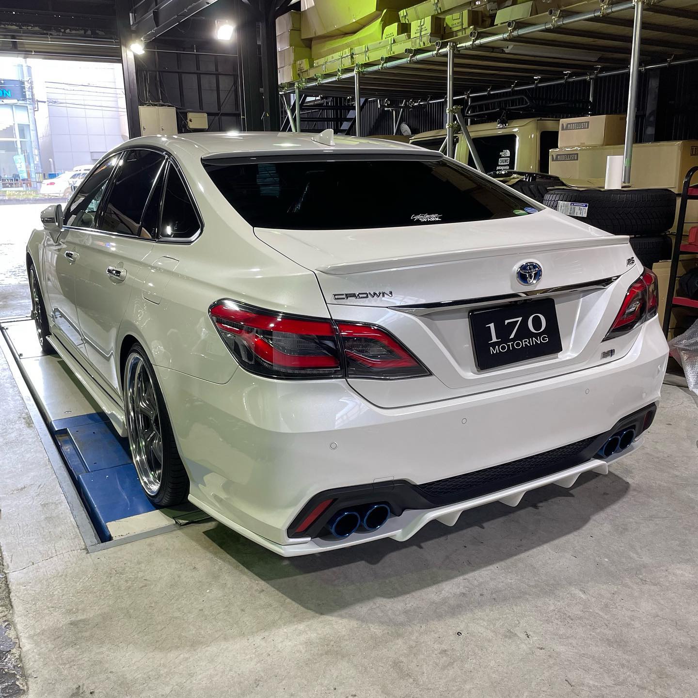 Toyota crown Aimgain クラウンクロスオーバー ルーフスポイラー
