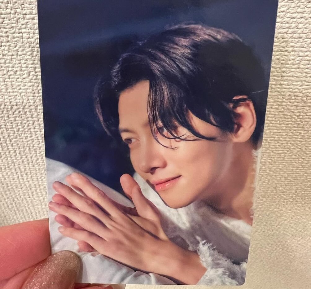 Photos of cards from Ji Chang Wook's CD 