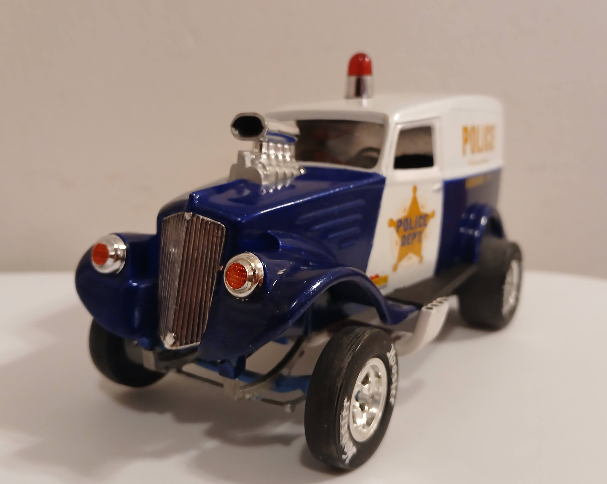 MPC Monopoly Paddy Wagon 1933 Willy's Panel Van snap it kit mostly