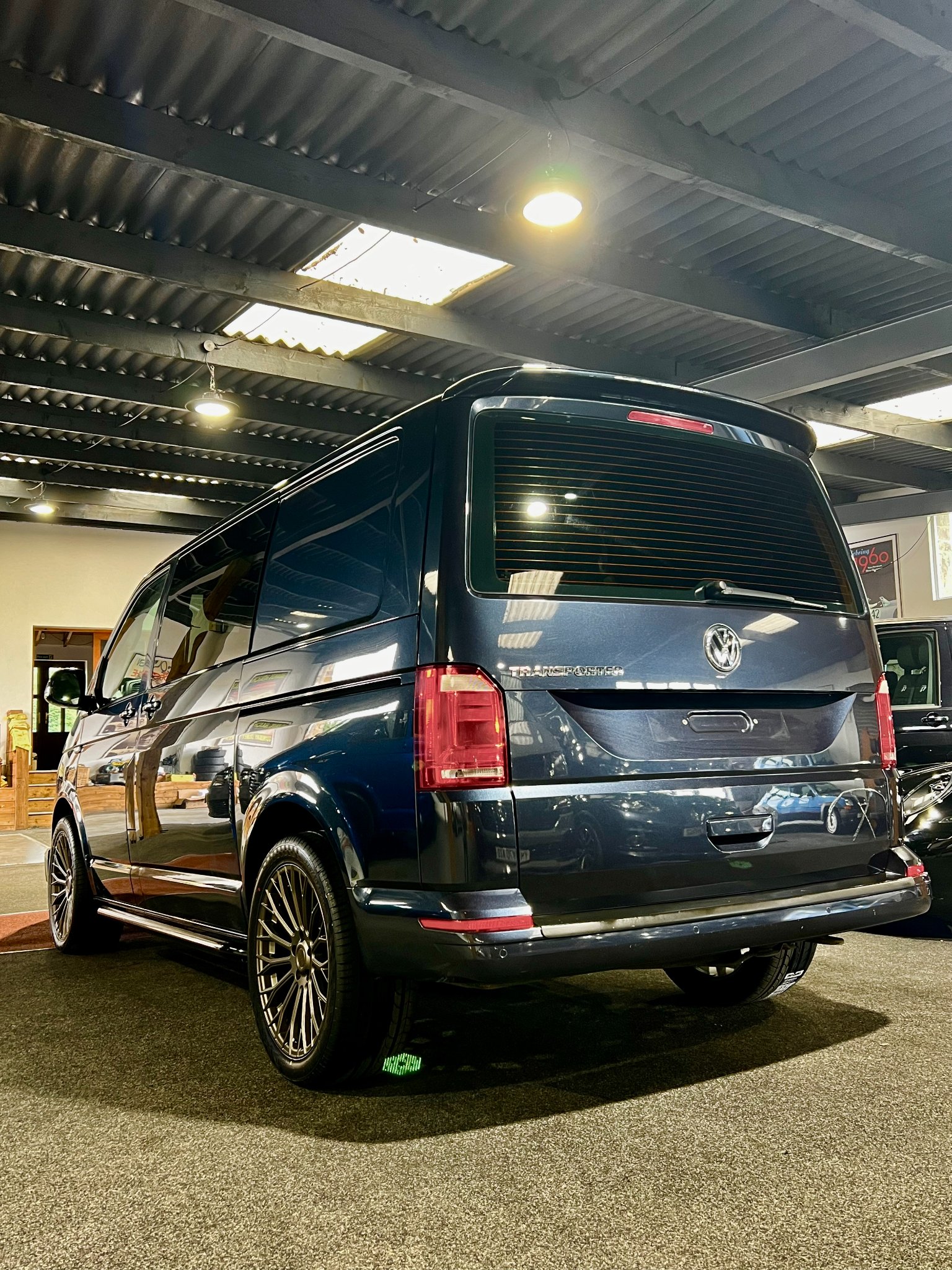 2018 68 VOLKSWAGEN TRANSPORTER T6 2.0 TDI 110 MANUAL KOMBI R-LINE ...