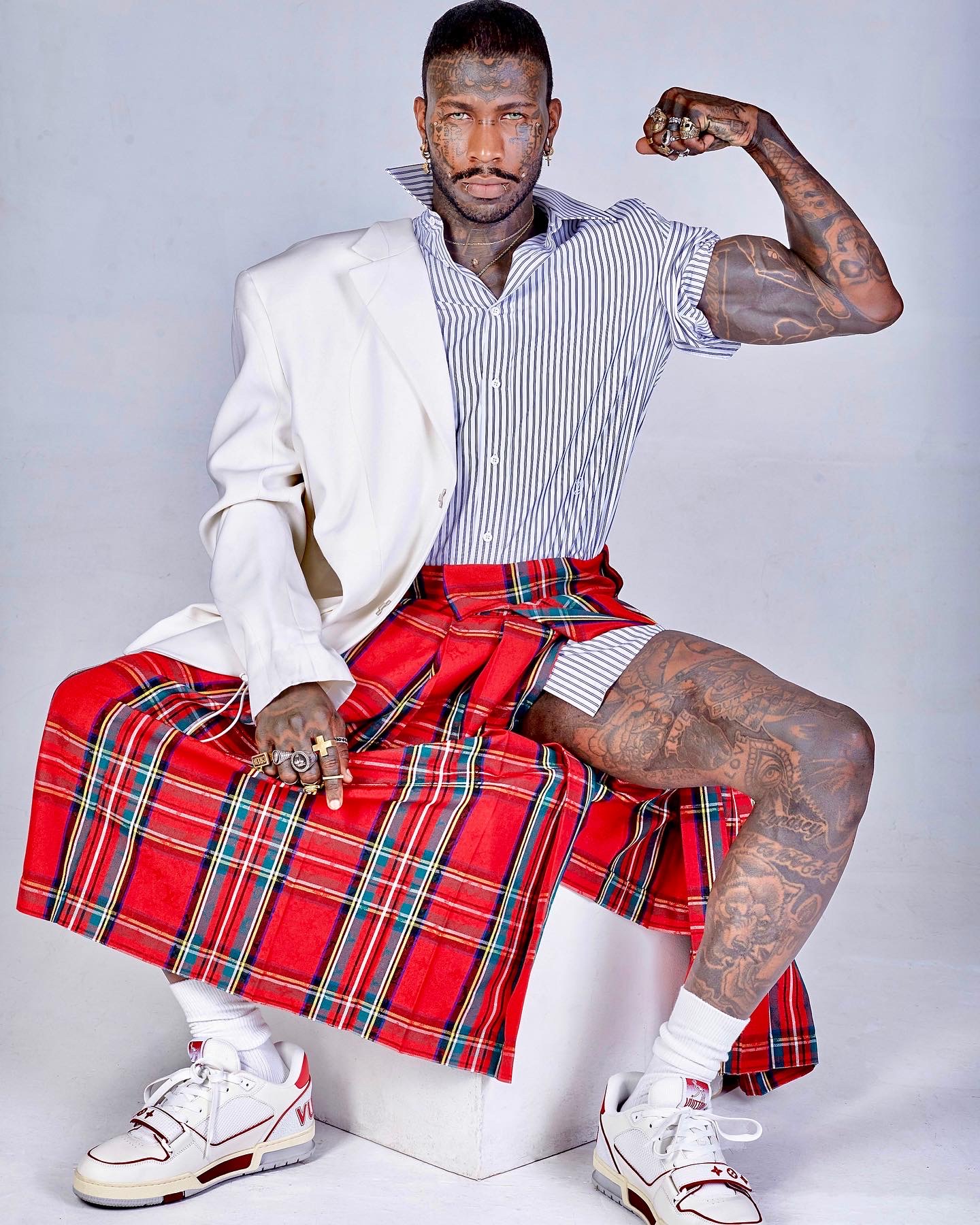 Here's another gem from that Louis Vuitton shoot. I took this