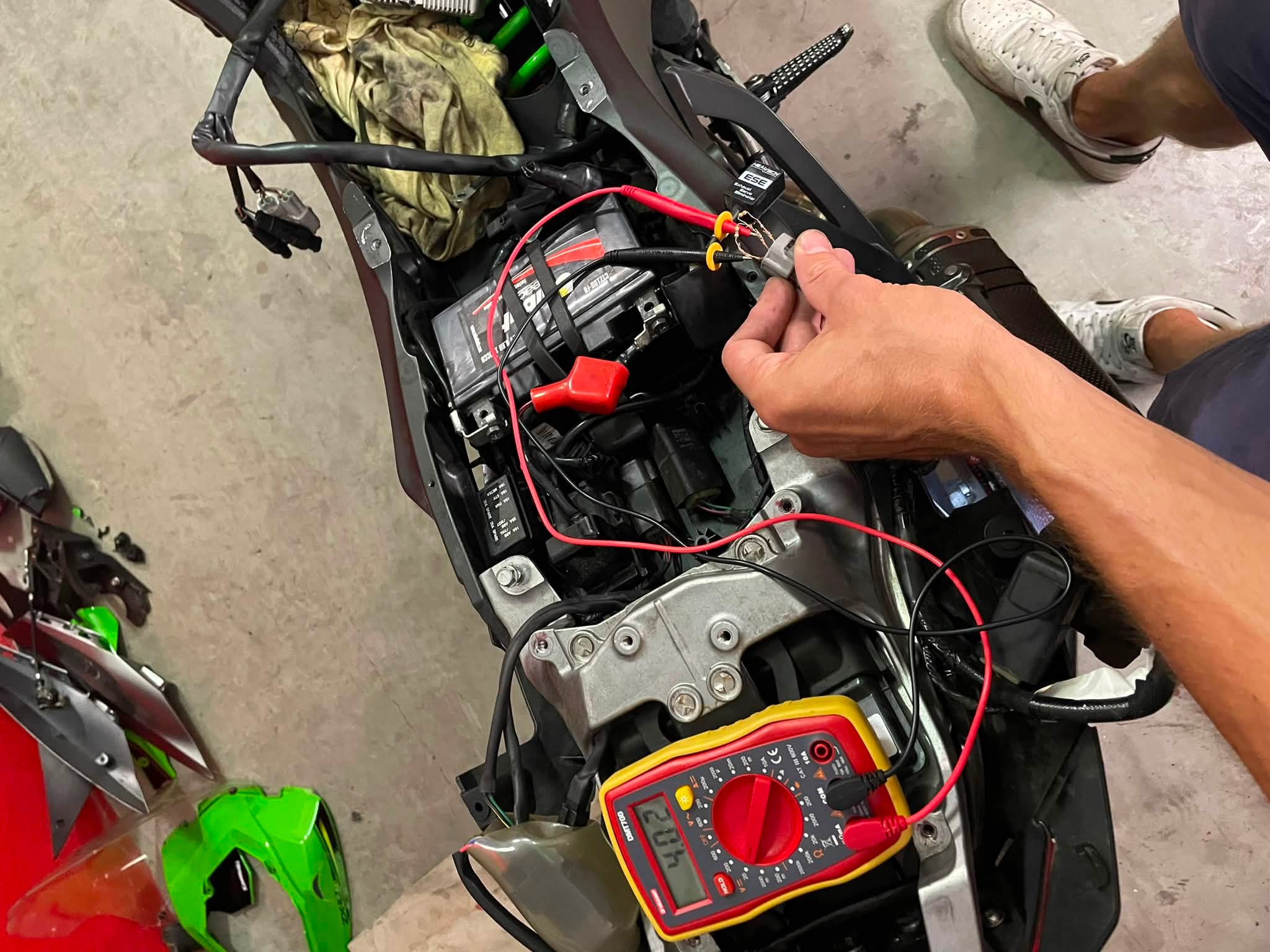 What causes Kawasaki Ninja ZX-10R tilt sensor fault code 31?