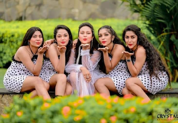 SL - Shehani Kahandawala ©️ 𝘈𝘭𝘭 𝘤𝘳𝘦𝘥𝘪𝘵𝘴 𝘨𝘰𝘦𝘴 𝘵𝘰 𝘳𝘦𝘴𝘱𝘦𝘤𝘵𝘪𝘷𝘦 𝘰𝘸𝘯𝘦𝘳(𝘴). 𝘋𝘔 ...