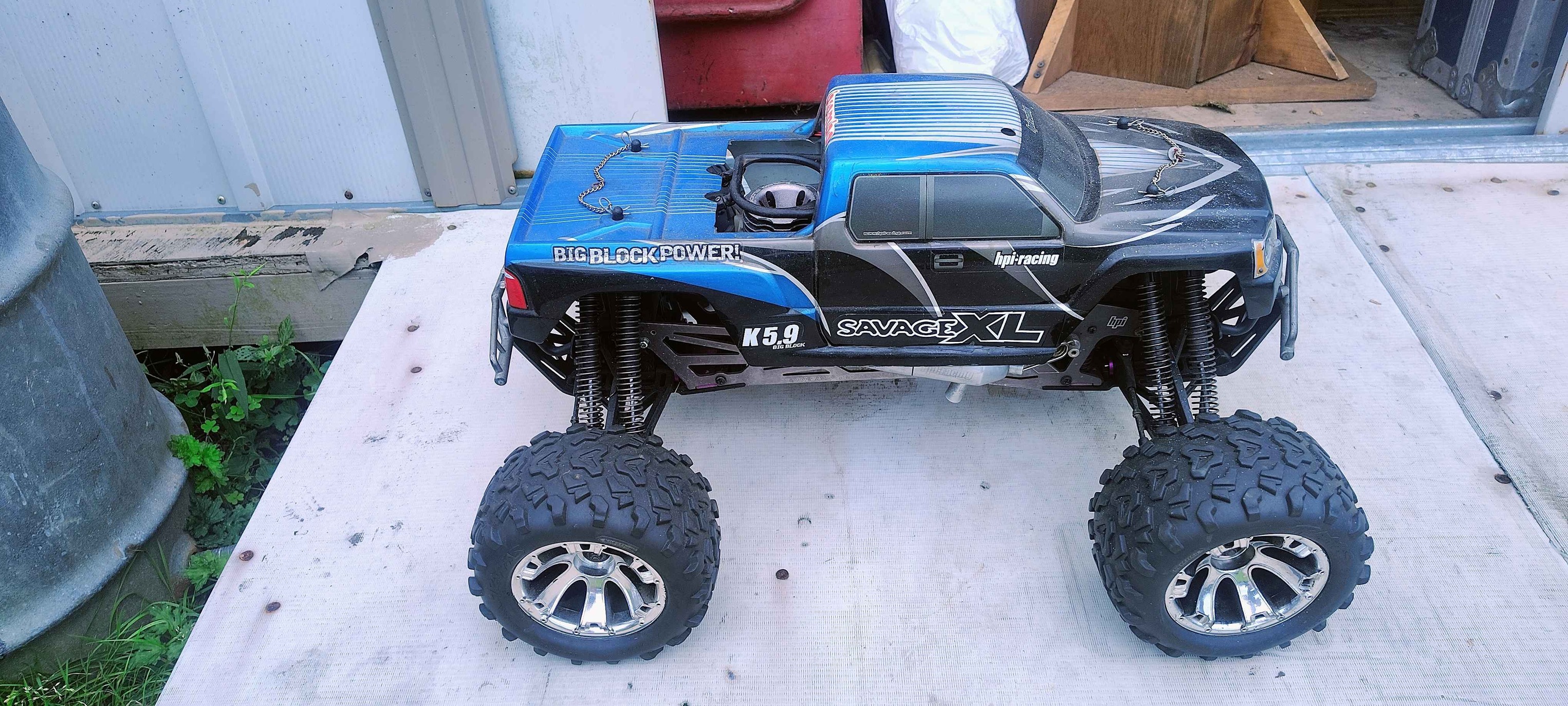 Powerful nitro-fueled monster truck has a K5.9 big block engine