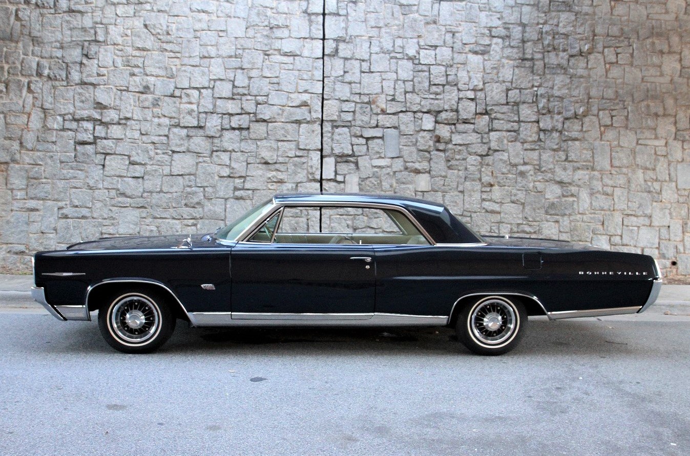 1966 PONTIAC BONNEVILLE HARDTOP ..THE AD I TOOK THIS PIC FROM SAID