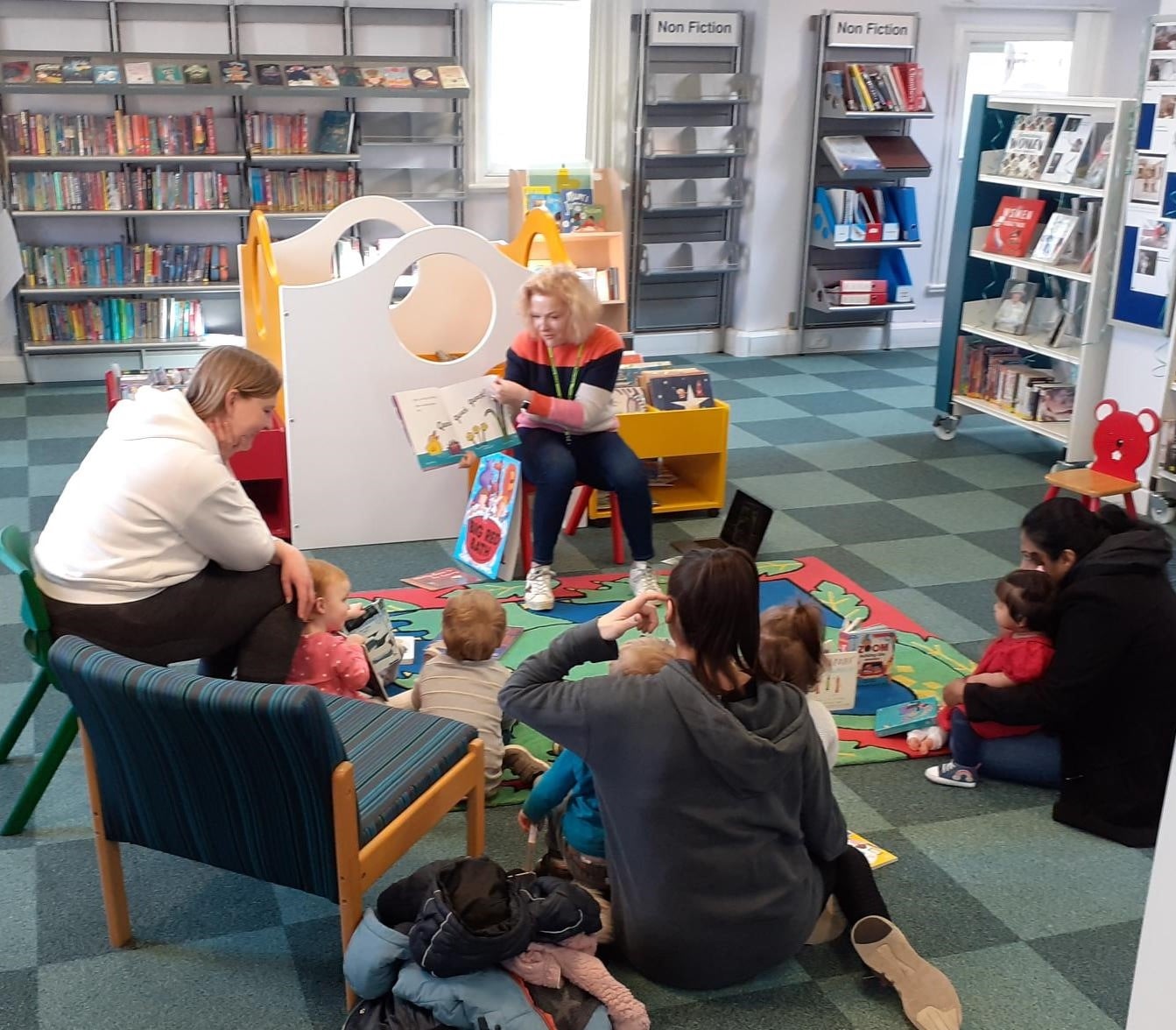 RBWM Libraries - 🐞Story & Rhyme Time with Chrissie at... | Facebook