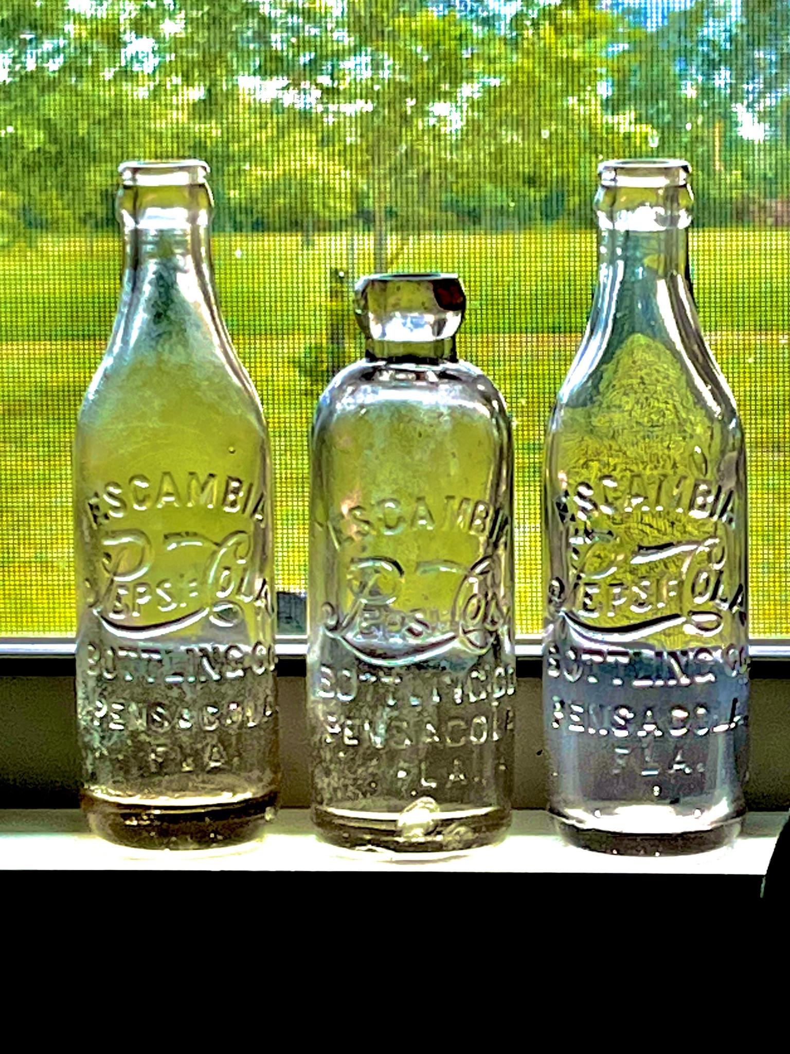 I picked these up. Pepsi cola bottles from Pensacola Florida! display picture 1