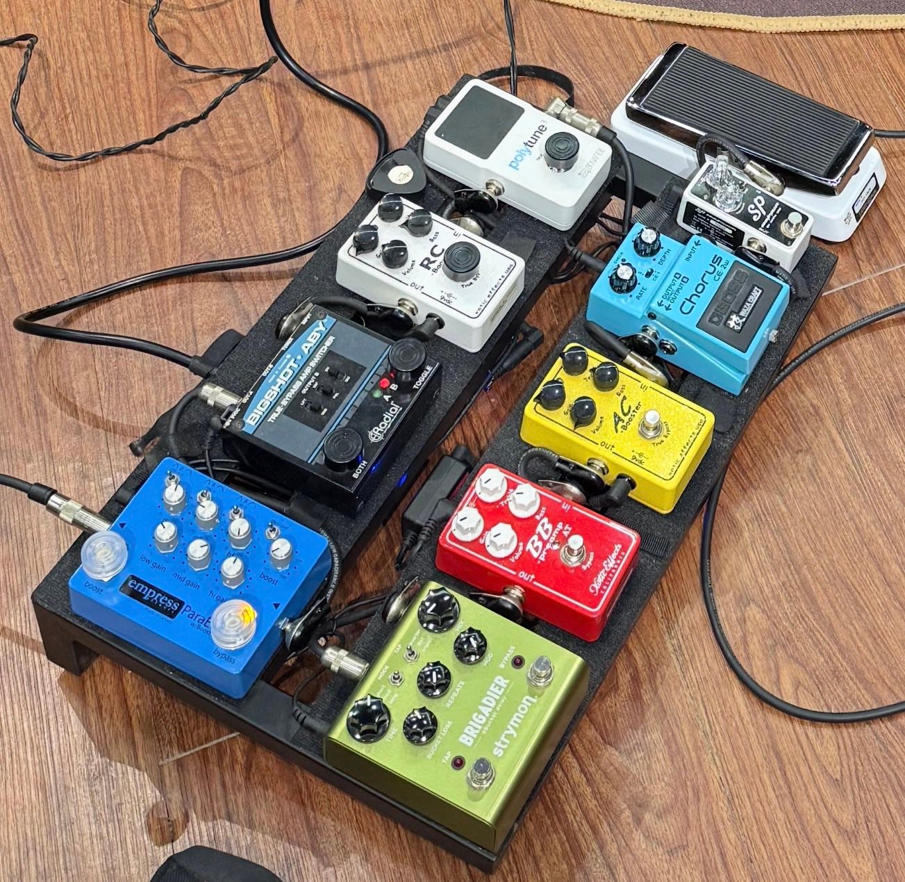 Guitarist builds third pedalboard with MXR M108S and Lehle P Split III