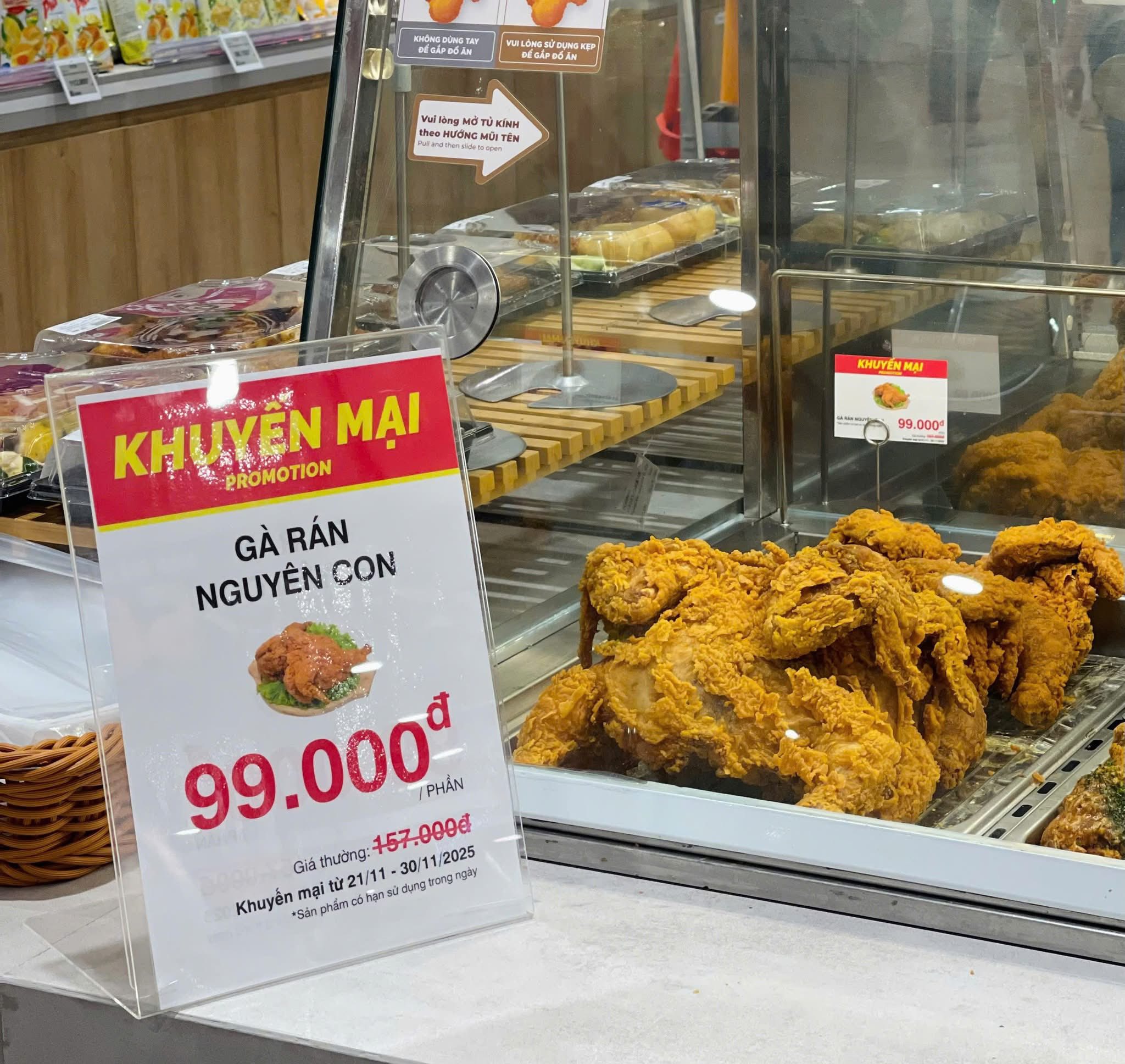 Thợ Săn Sài Gòn! | Aeon Mall đang sale Gà rán nguyên con chỉ 99k ‼️ Áp ...