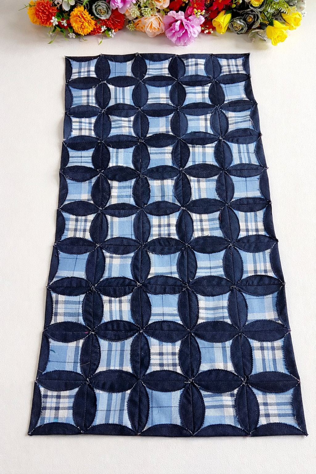 Indah - Flower Quilt Table Runner Idea ️ | Facebook