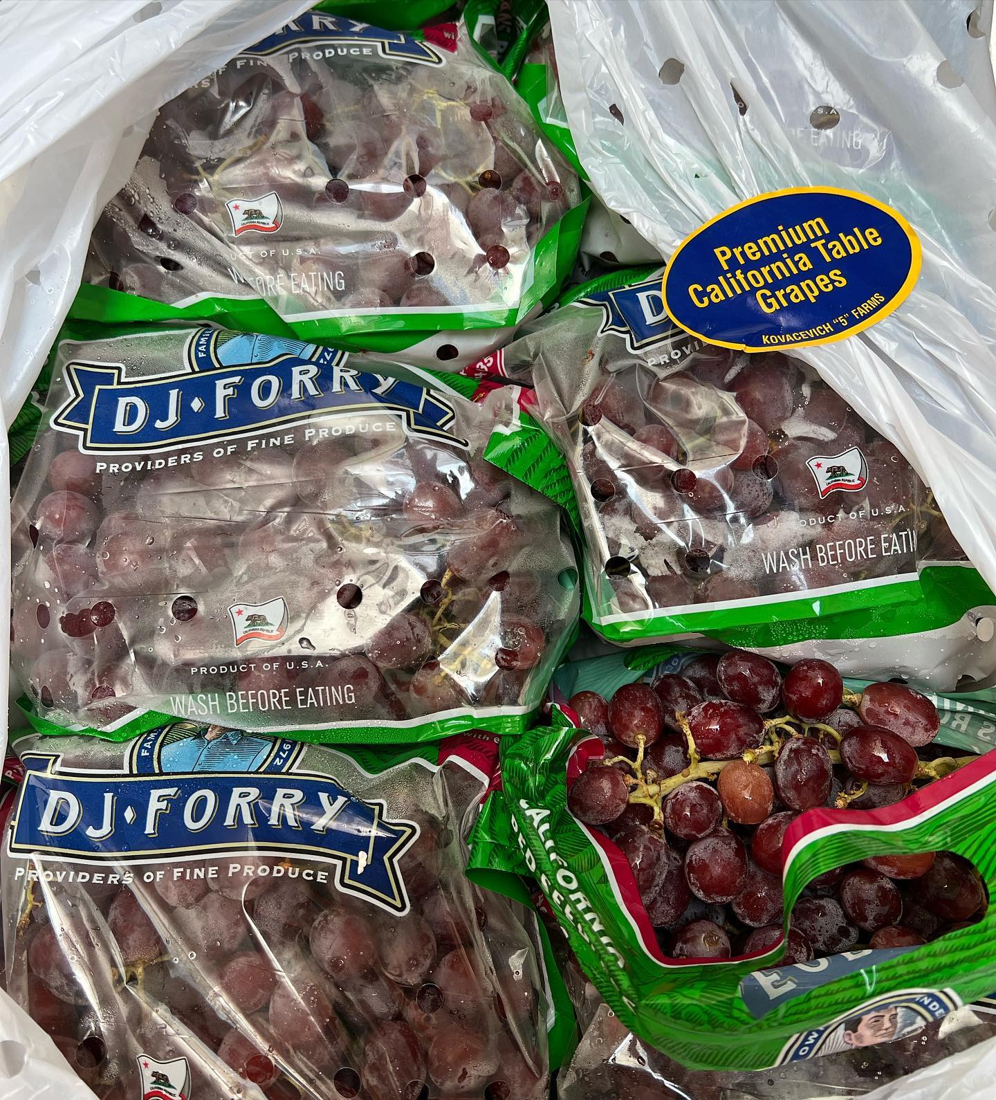 Fruits & Prutas - Red Dj Forry Seedless Grapes are here...