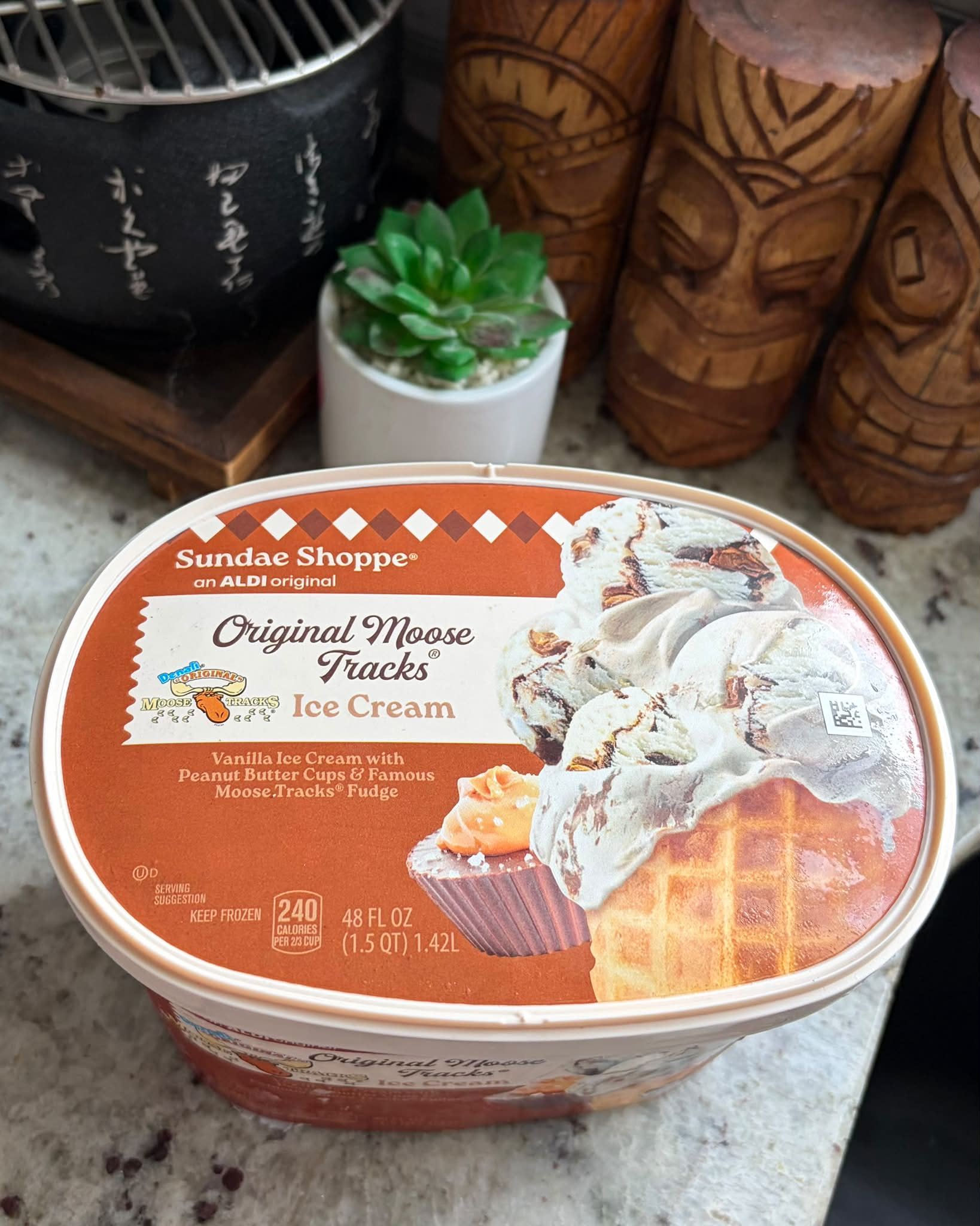 Aldi's Sundae Shoppe Moose Tracks Ice Cream Review