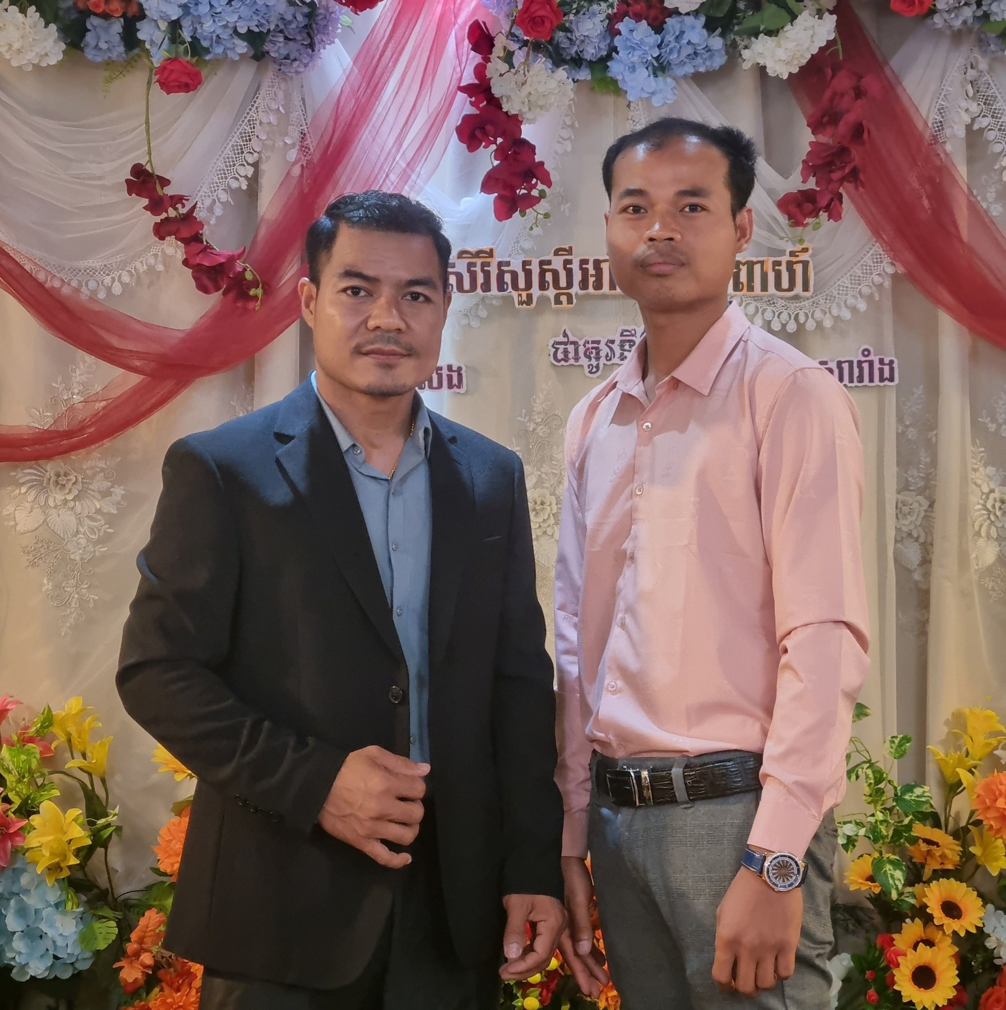 Pich Pich - អរគុណអ្នកទាំងពីរ ដែលបានជួយជ្រោមជ្រែងកន្លងមក... | Facebook