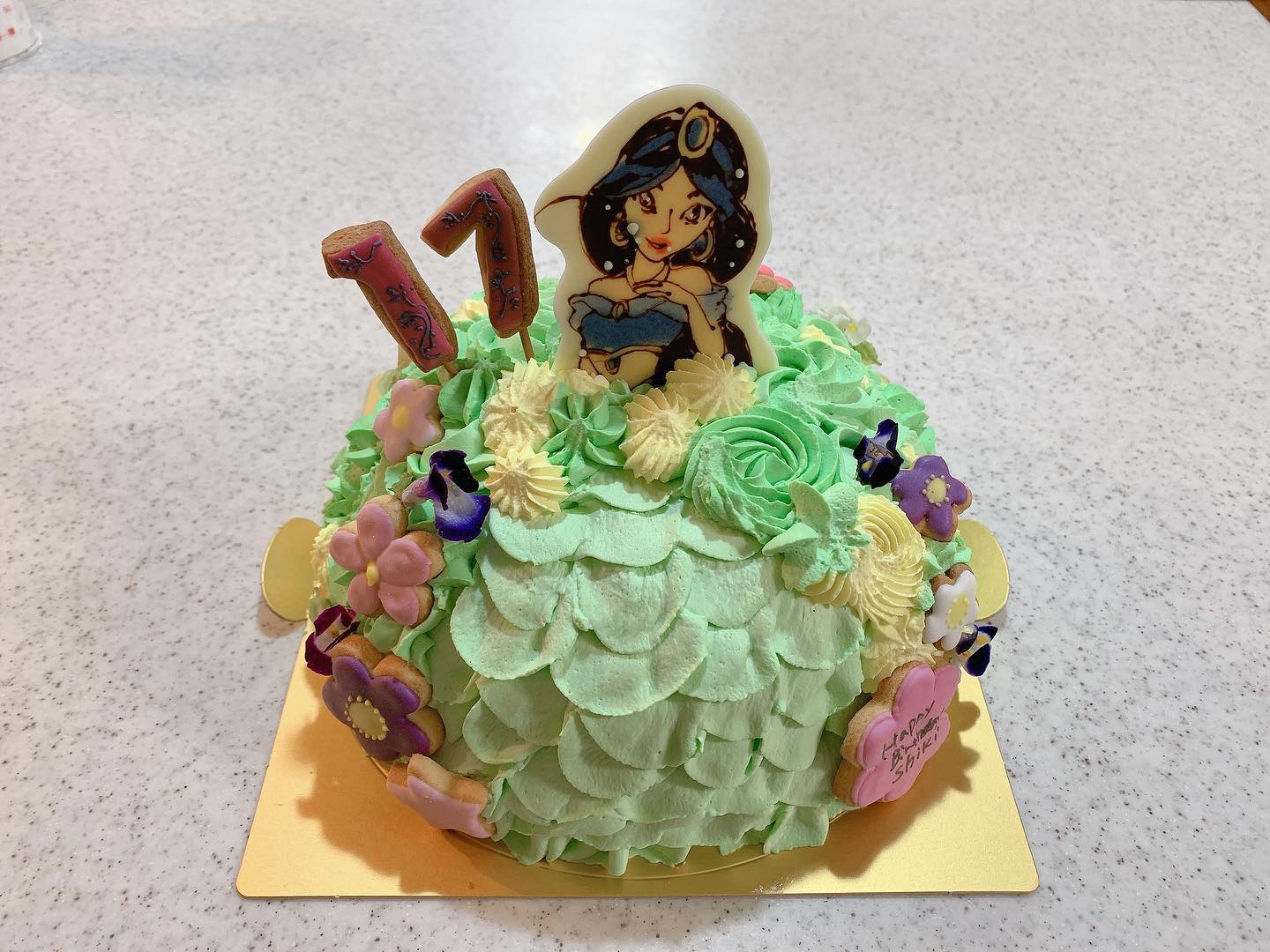ジャスミンのドレスケーキです ʜᴀᴘᴘʏ Akipeco Sweet Kitchen Facebook