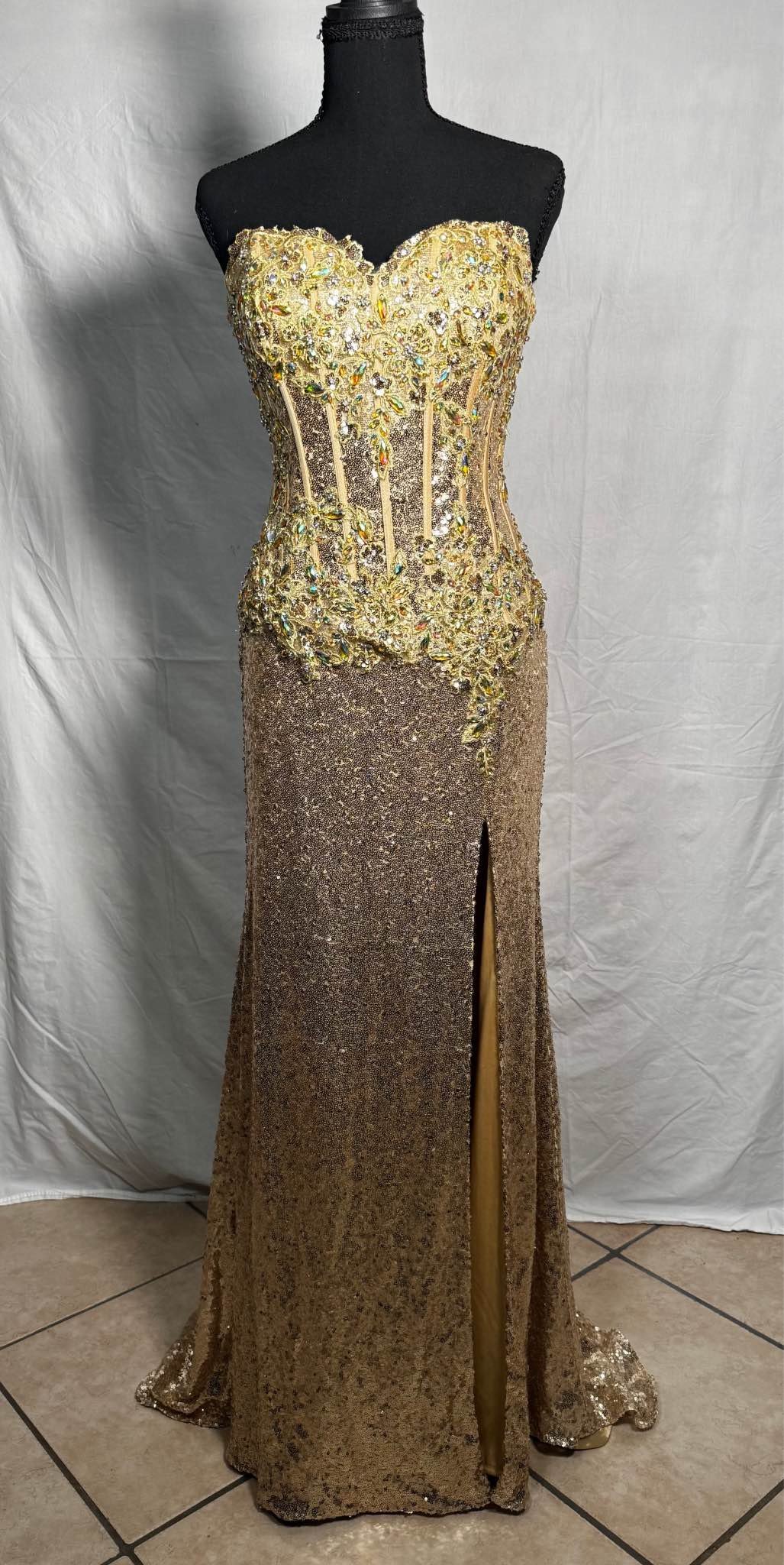 Beautiful gold Pageant/Homecoming/Prom dress. Tony Bowls is the designer, and it's a size 6